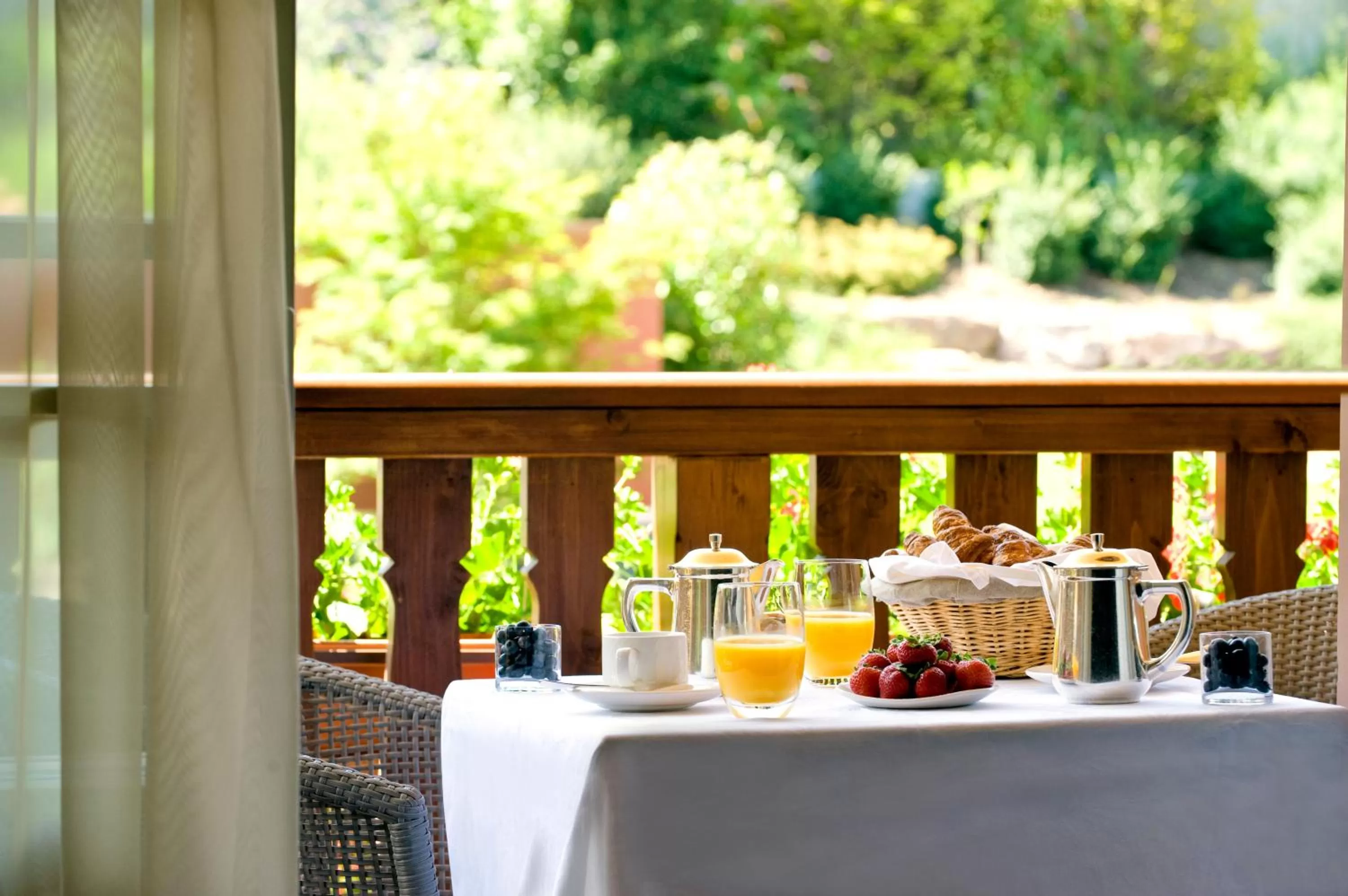 Balcony/Terrace in Hostellerie Des Châteaux & Spa