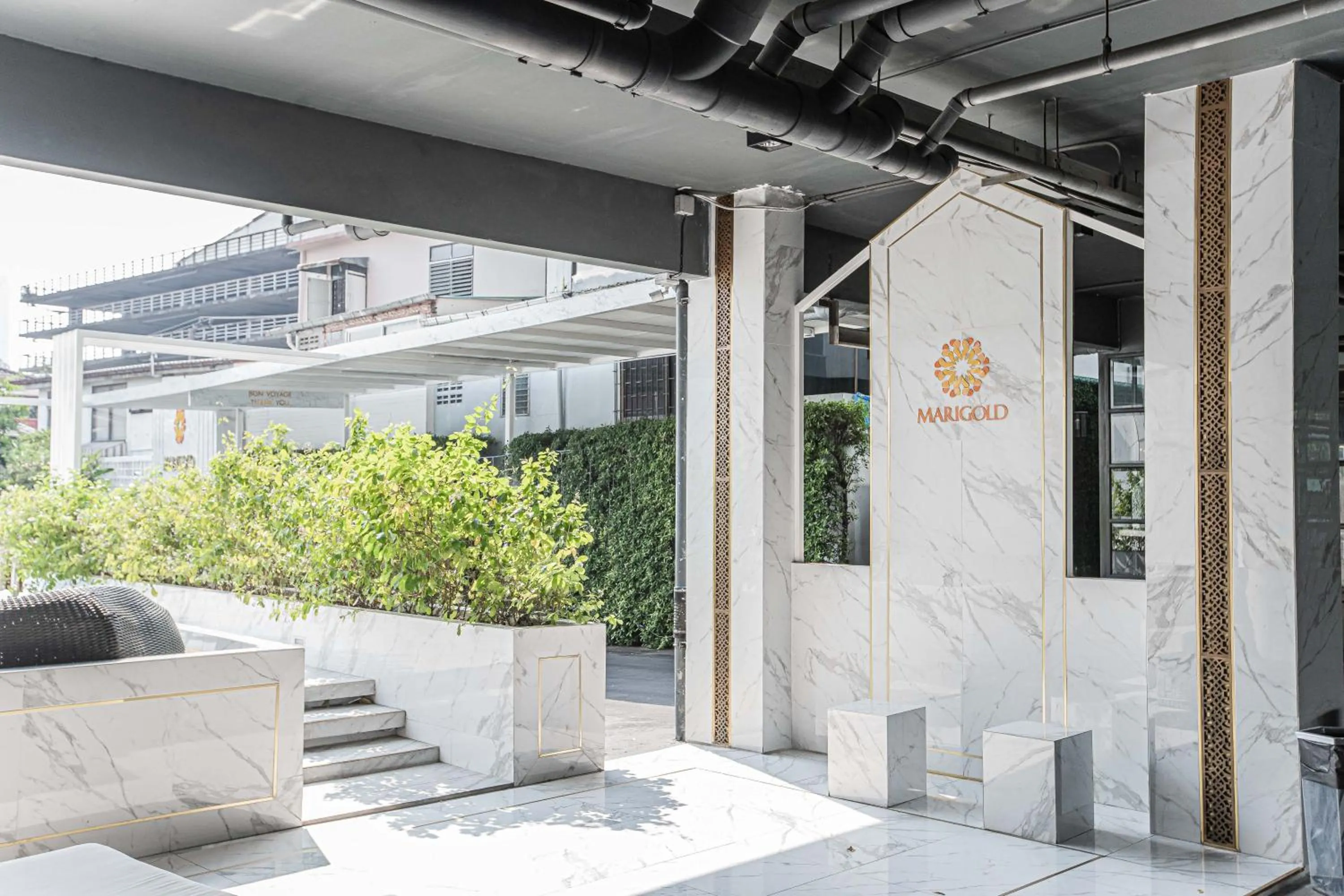 Marigold Sukhumvit - Free Shuttle to BTS Bearing Station