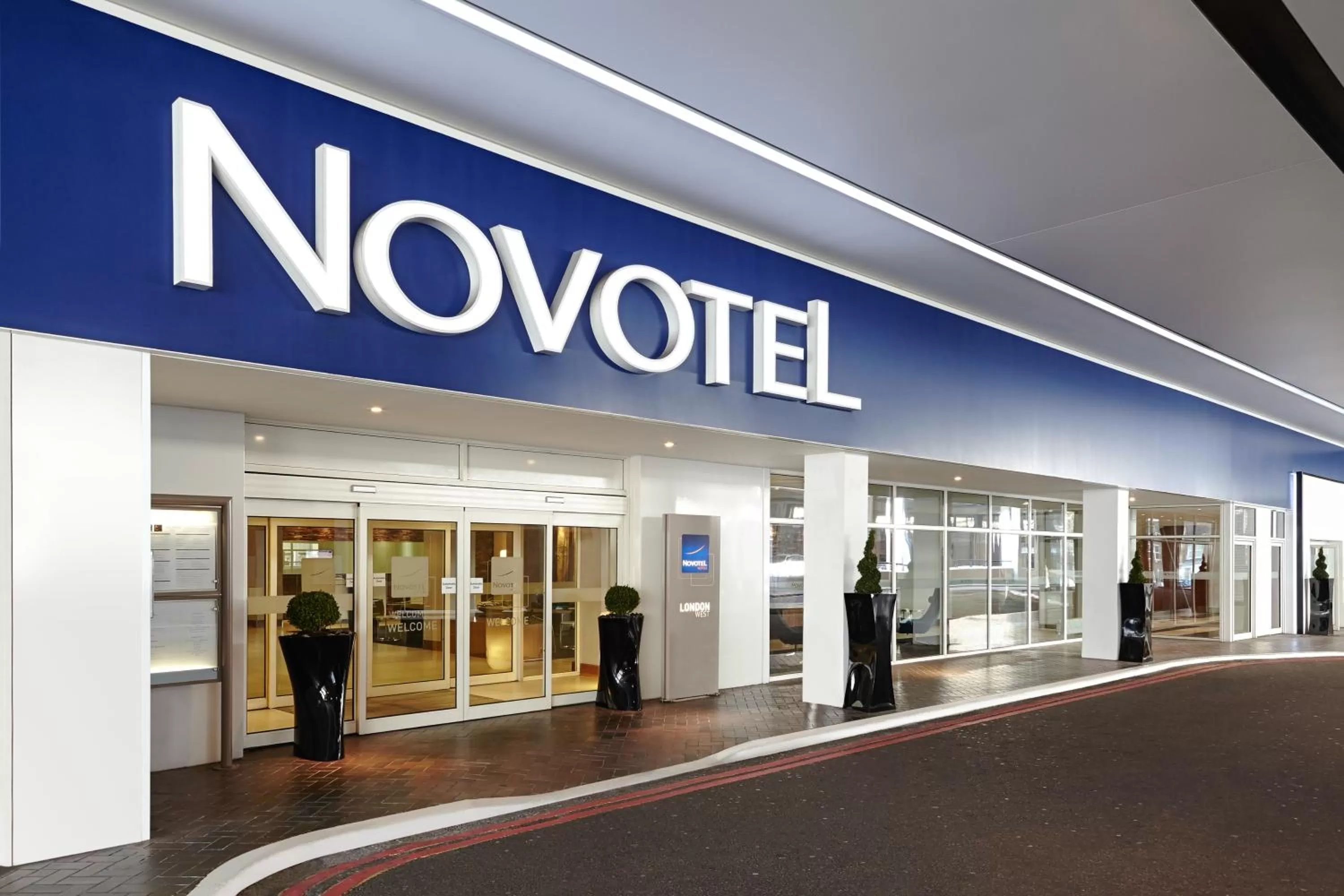 Facade/entrance in Novotel London West