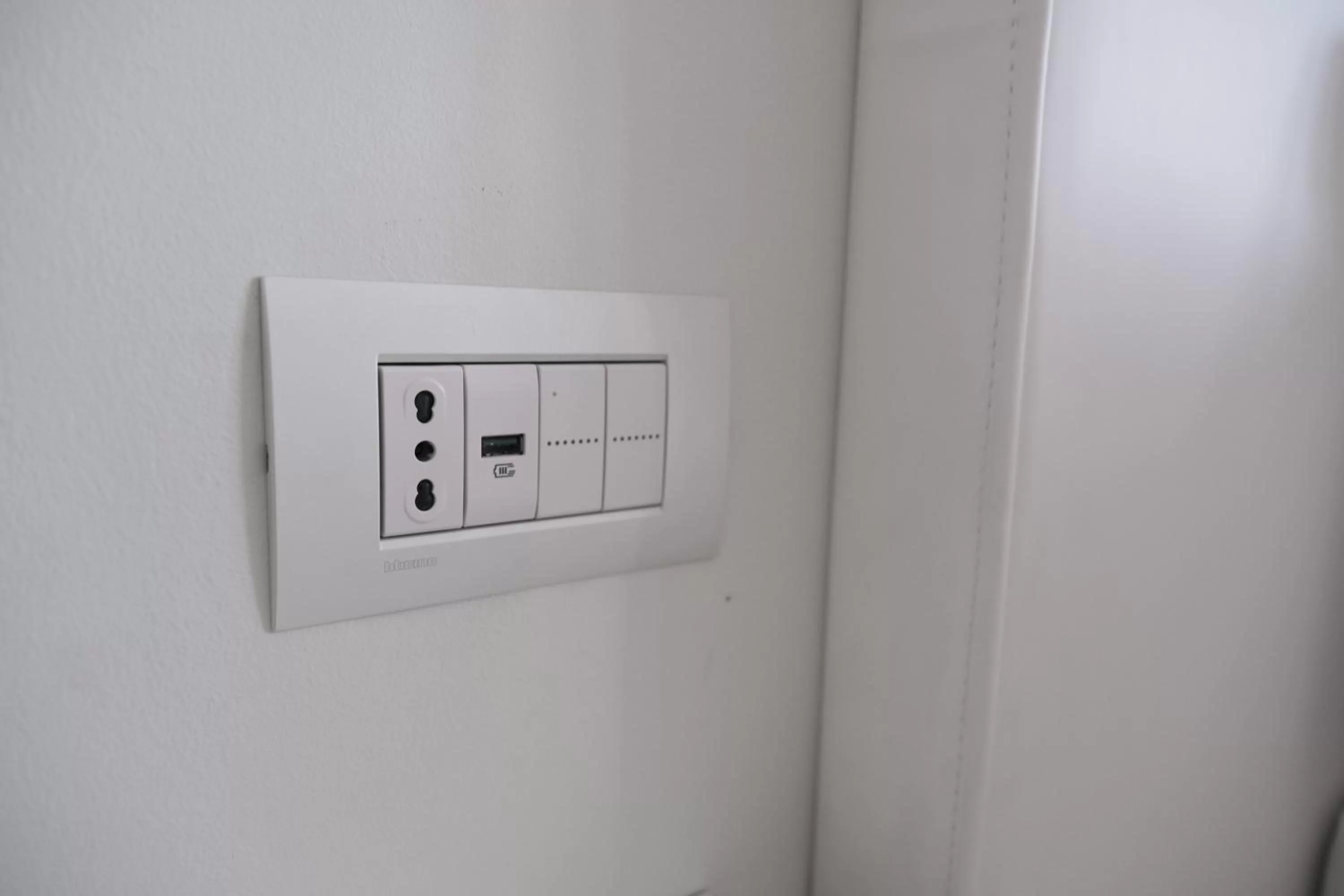 Bedroom, Bathroom in Supernova