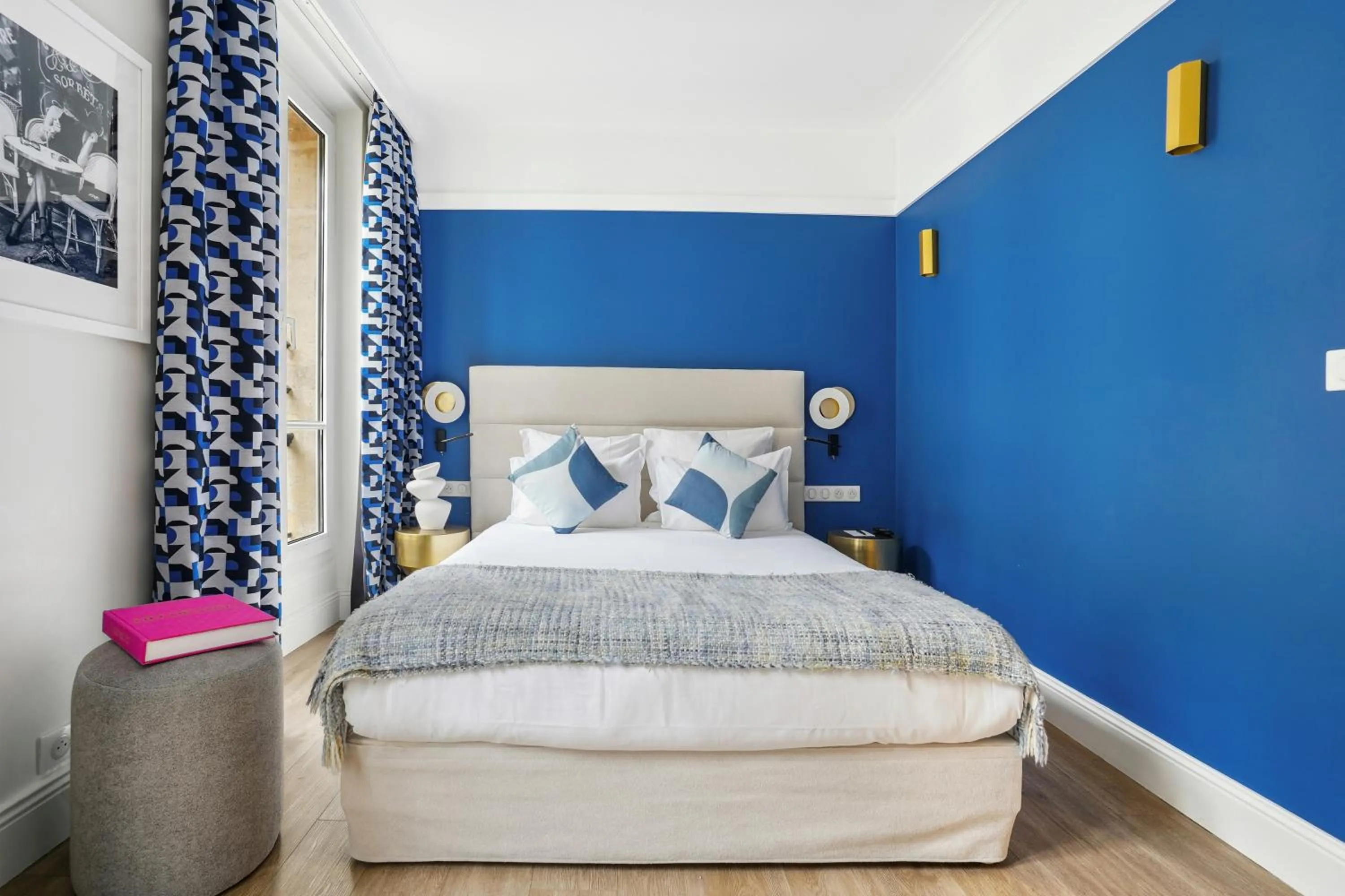 Bed in Hotel Elysees Opera