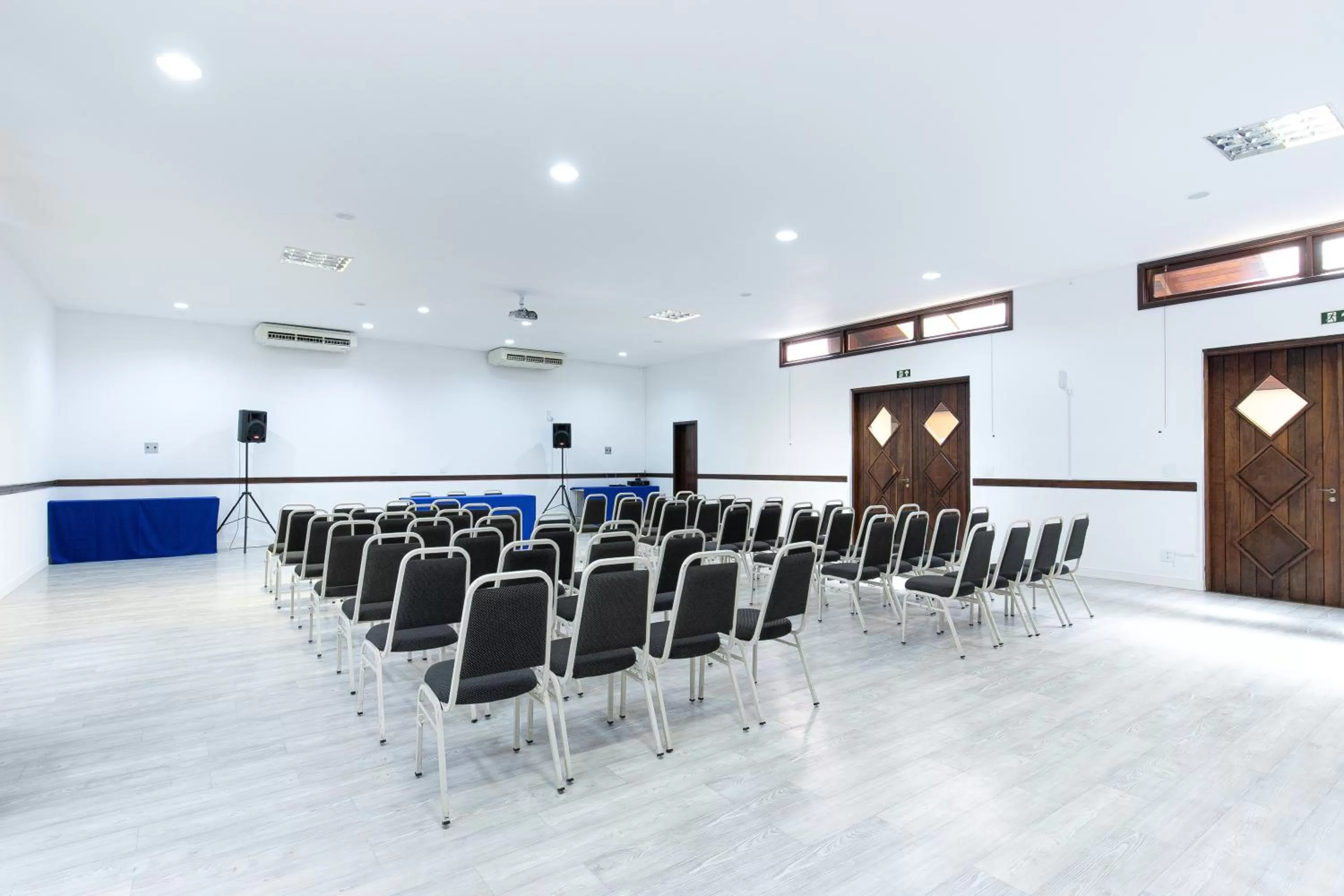 Business facilities in Hotel Flat Petras Residence