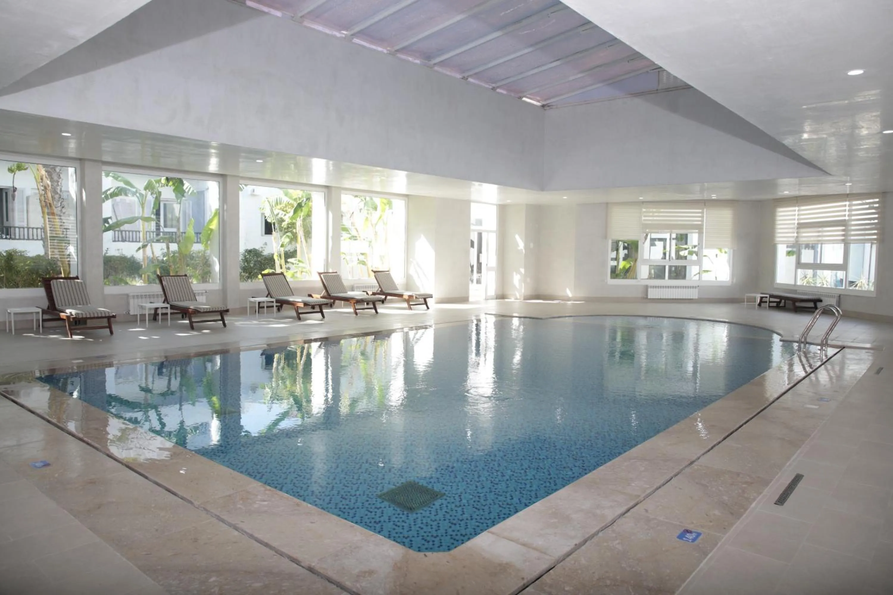 Swimming pool in Hotel El Fell