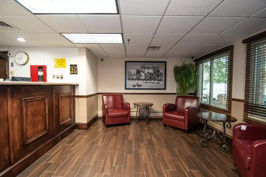 Lobby or reception in Super 8 by Wyndham Brooklyn Center/MPLS