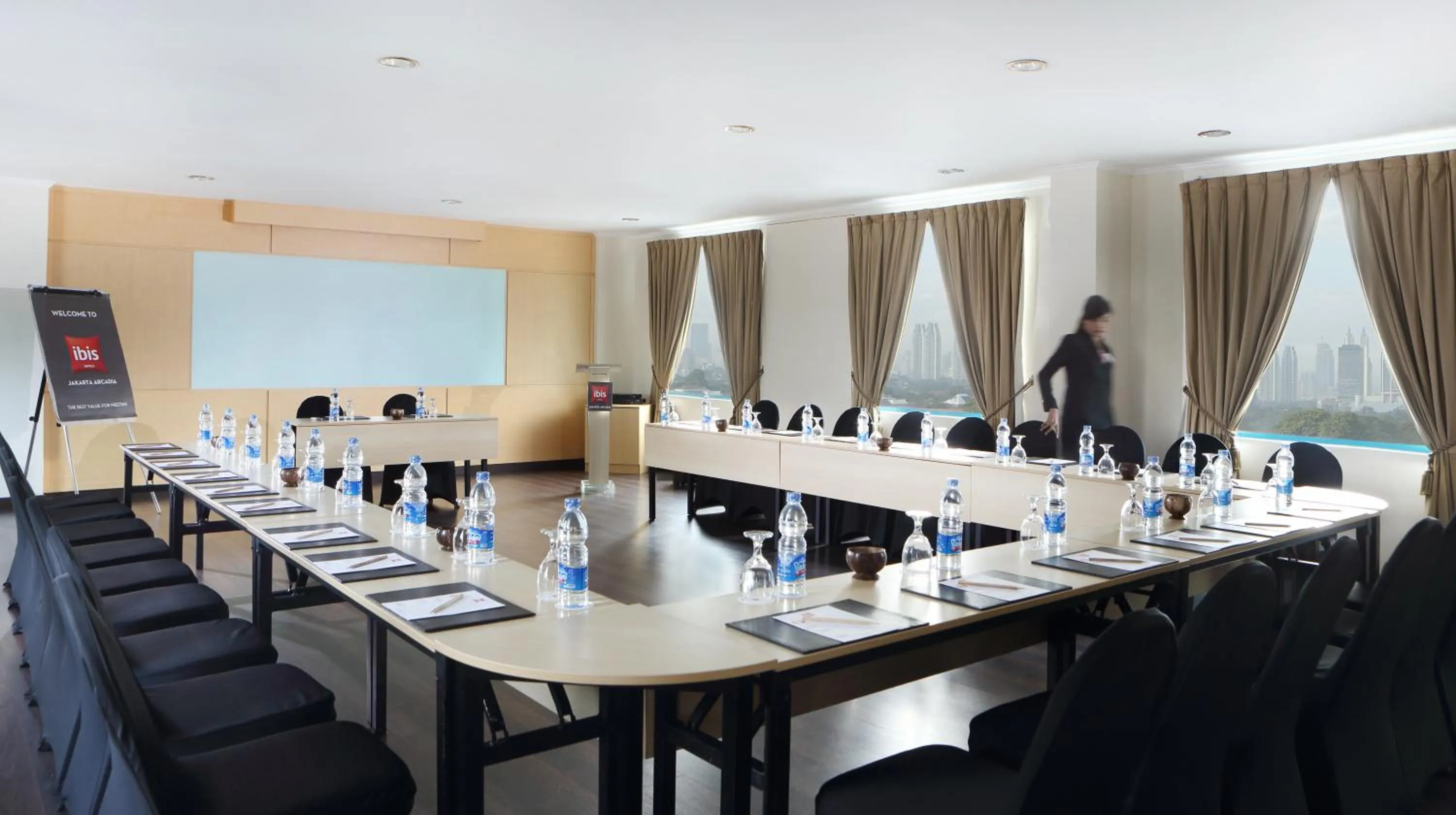 Meeting/conference room in Ibis Jakarta Arcadia