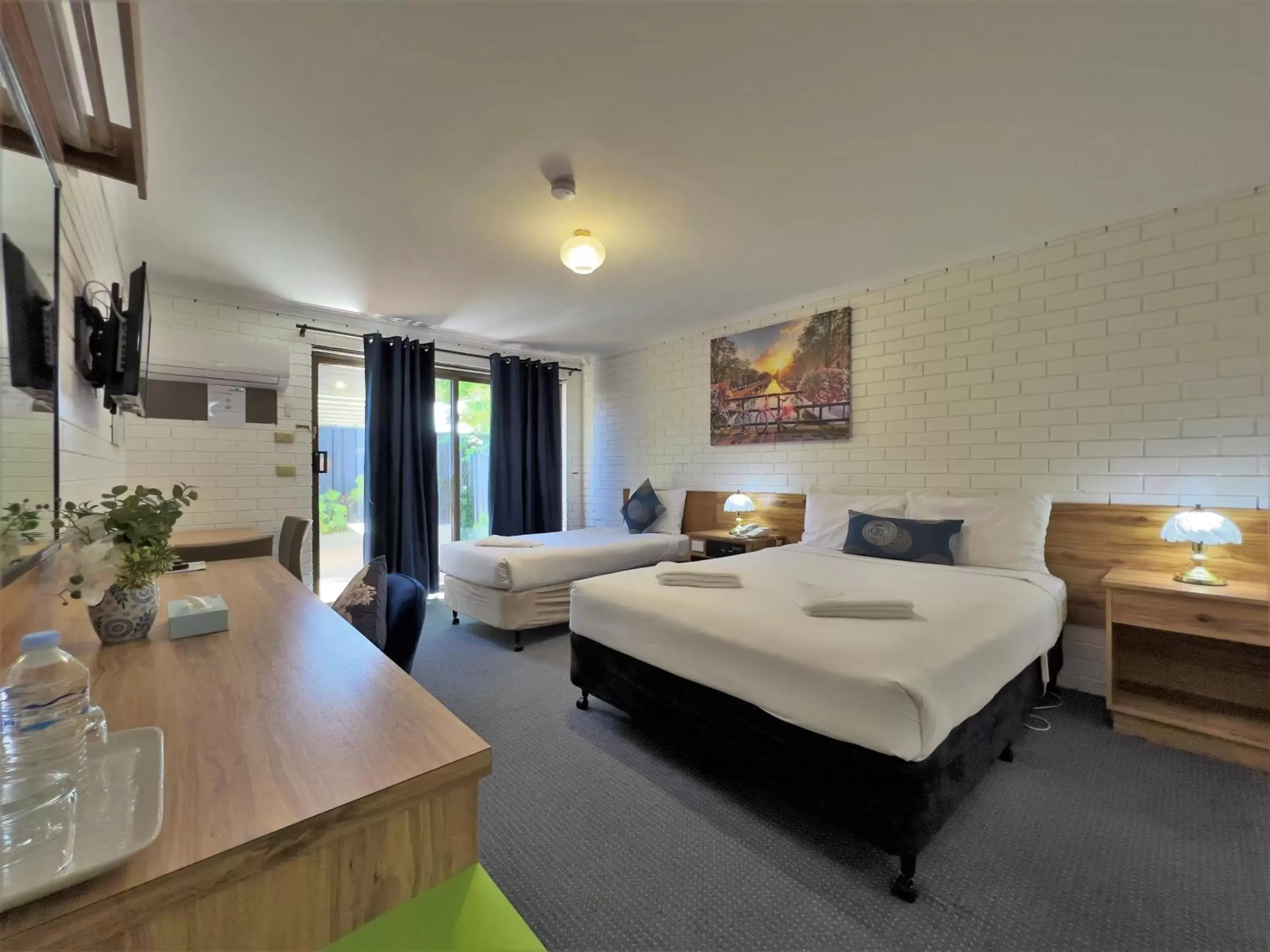 Twin Room in Albury Garden Court Motel Twin Room in Albury Garden Court Motel