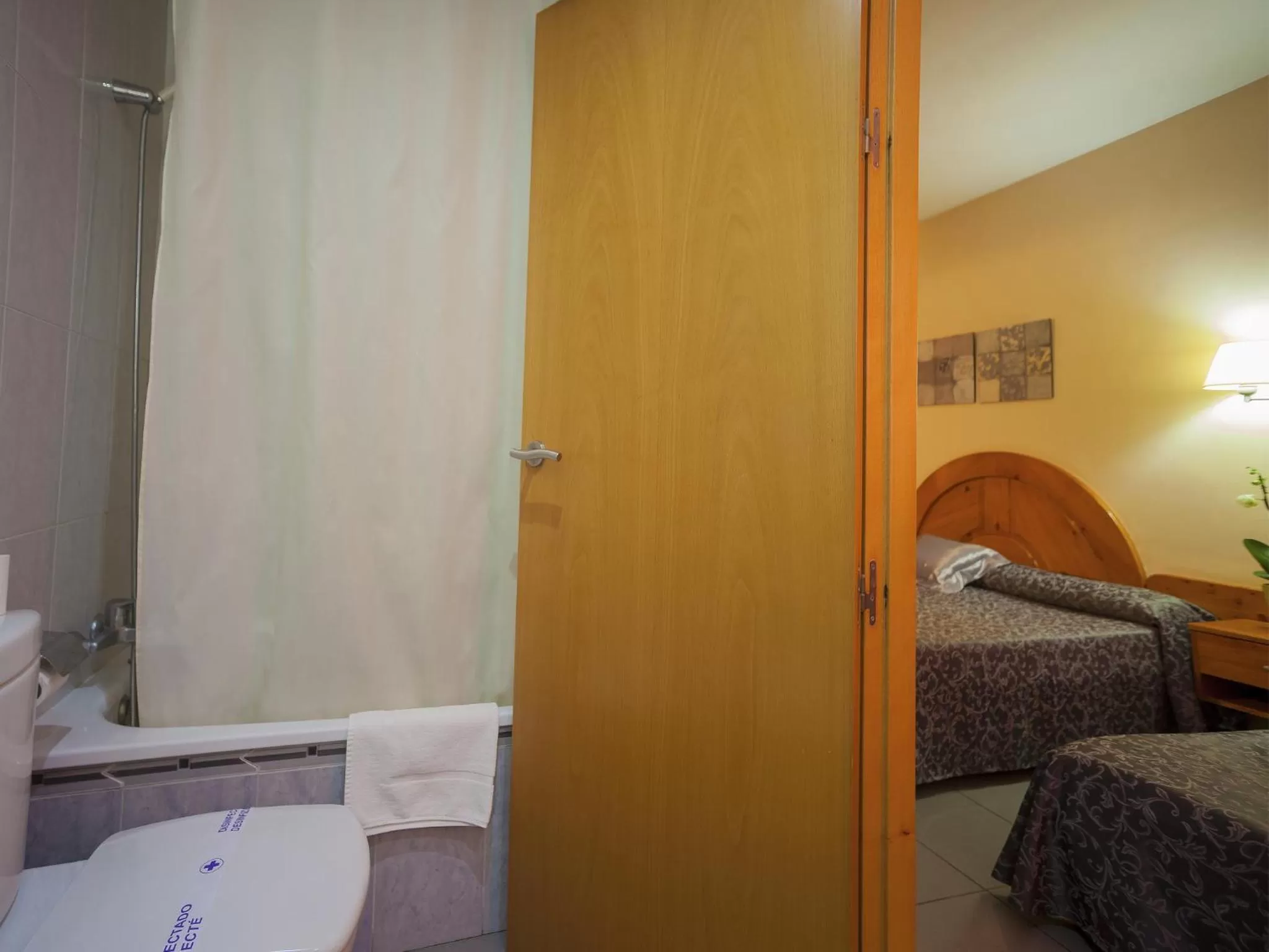 Decorative detail, Bed in El Pinche de Oro