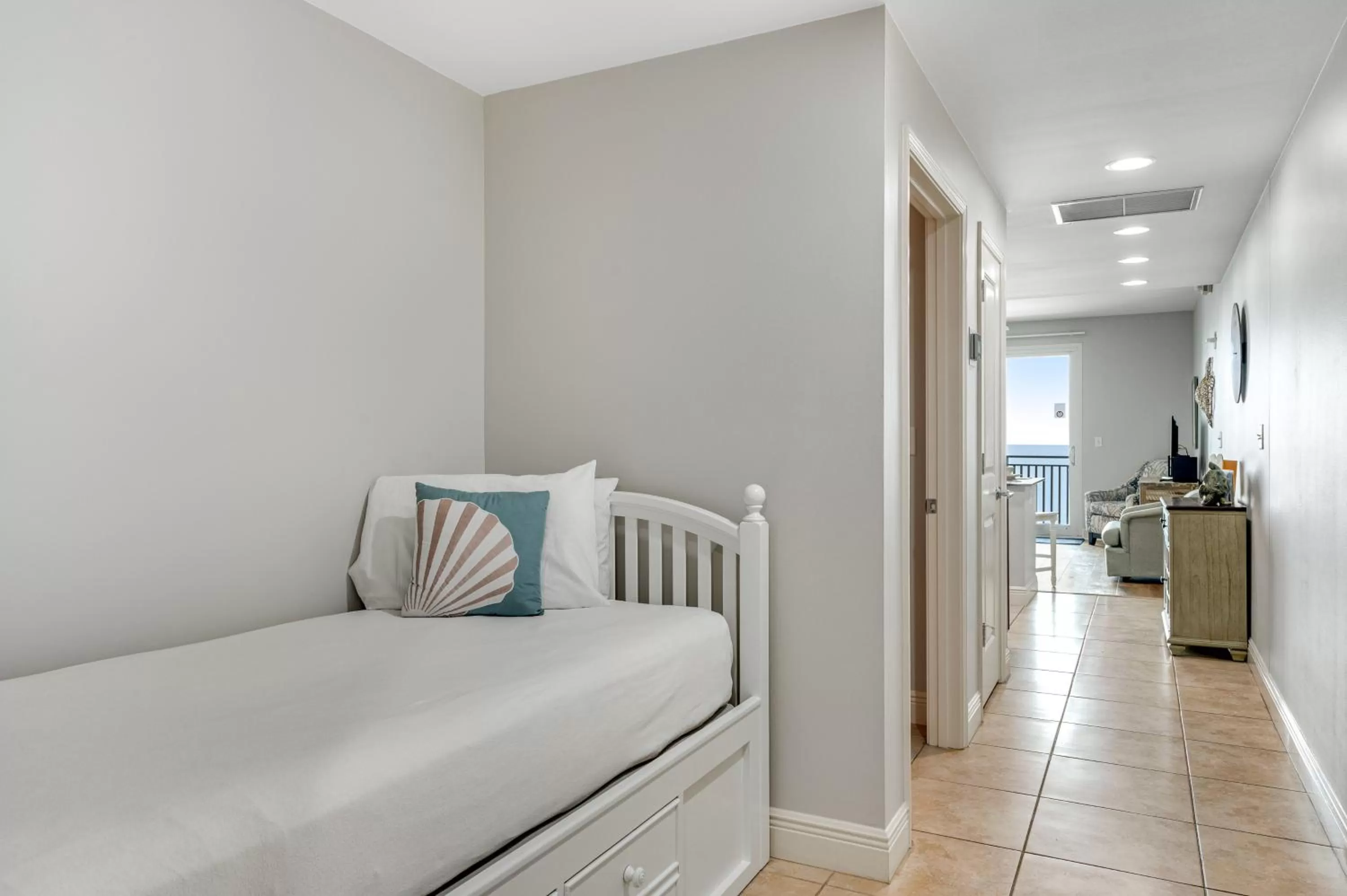 Bed in Sterling Breeze 2003