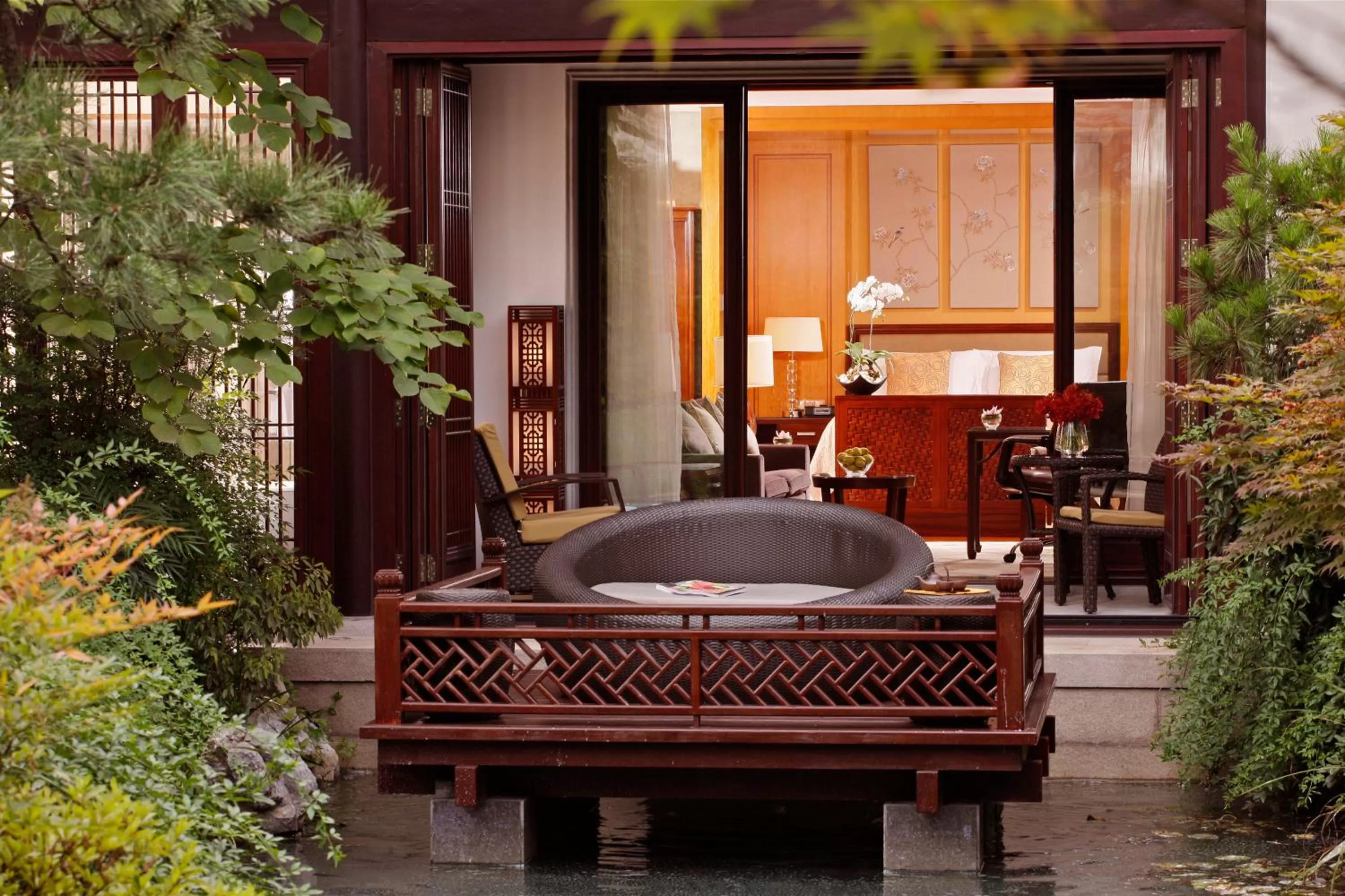Inner courtyard view in Four Seasons Hotel Hangzhou at West Lake