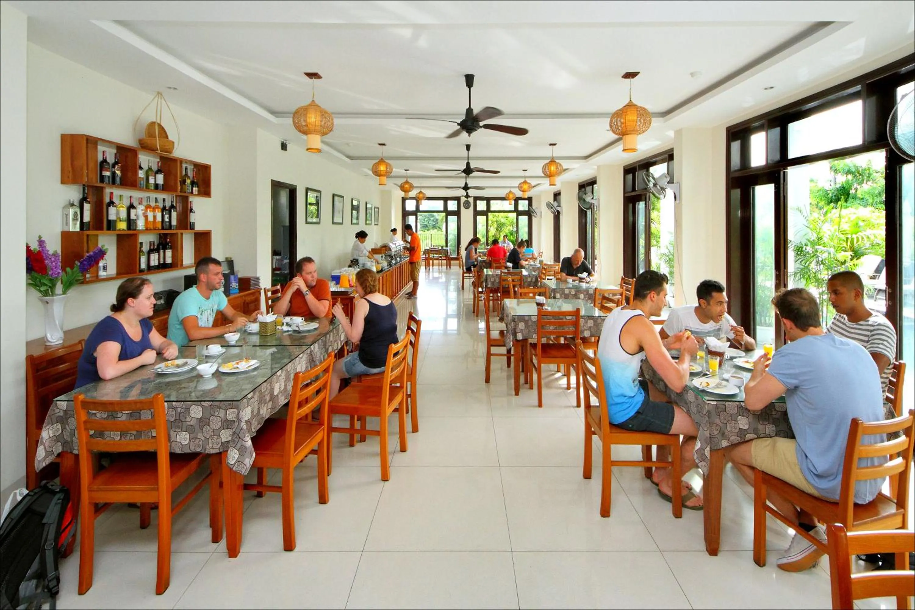 Restaurant/places to eat in Sunshine Hoian Hotel