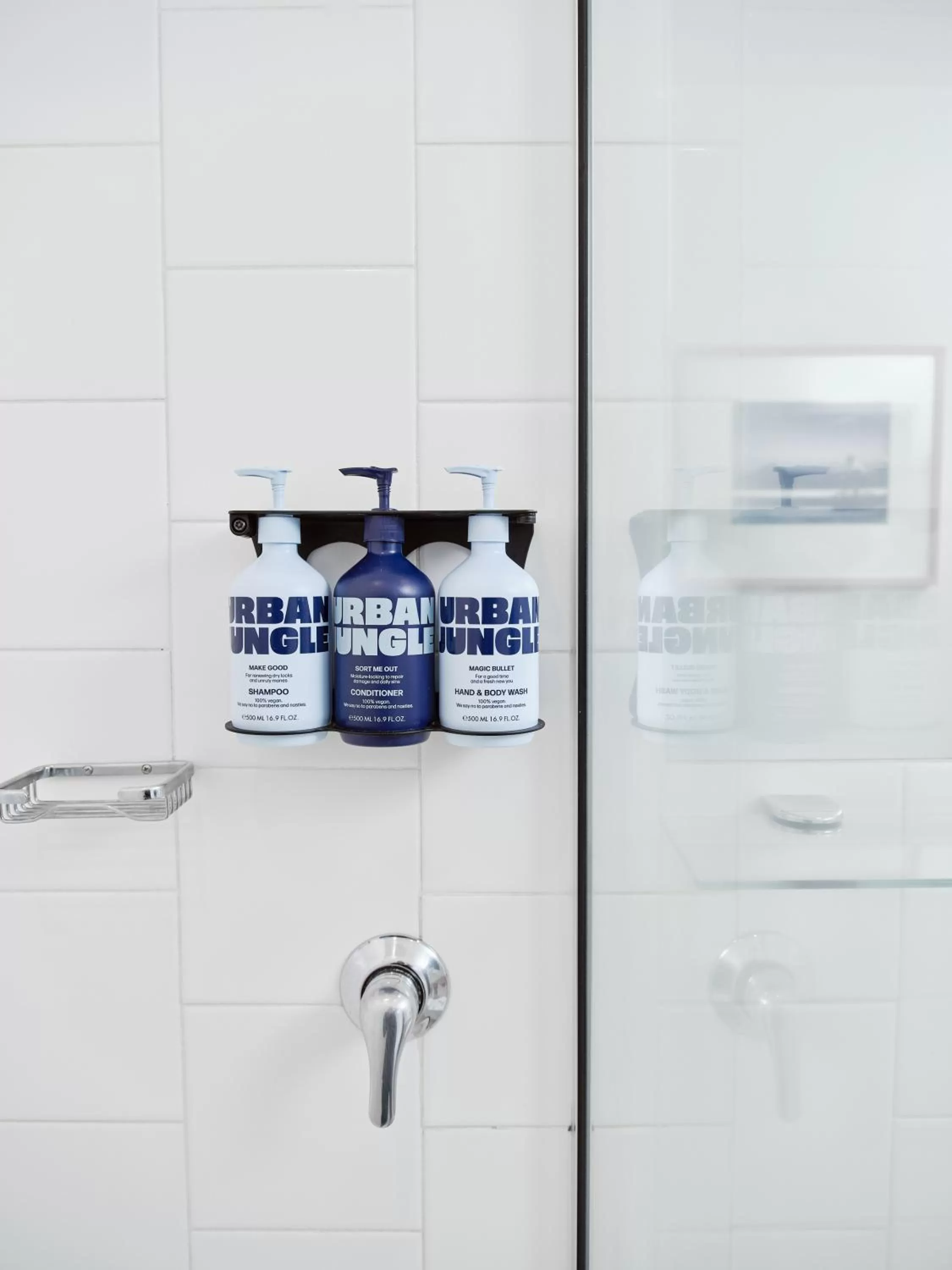 Shower in Saint Kilda Beach Hotel