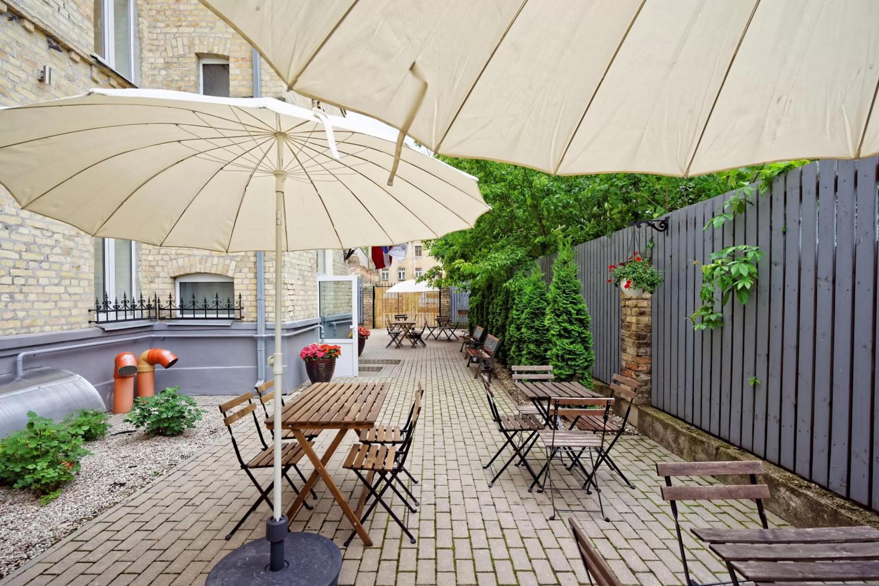 Summer in RIGAAPARTMENT SONADA Self-Service Aparthotel - Private Parking