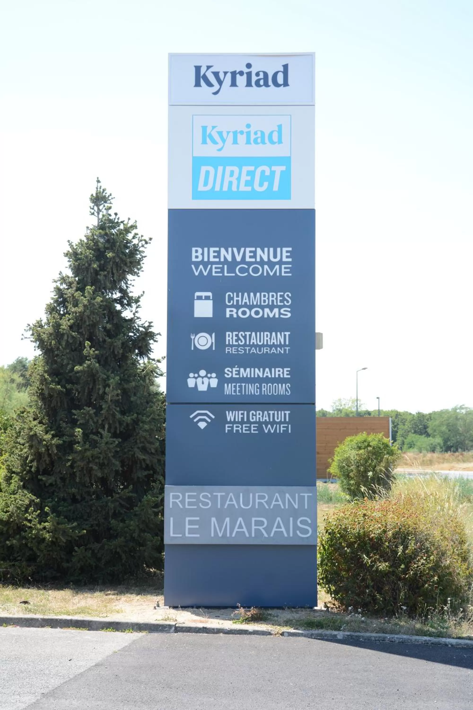 Property logo or sign in Kyriad Direct Auxerre - Appoigny