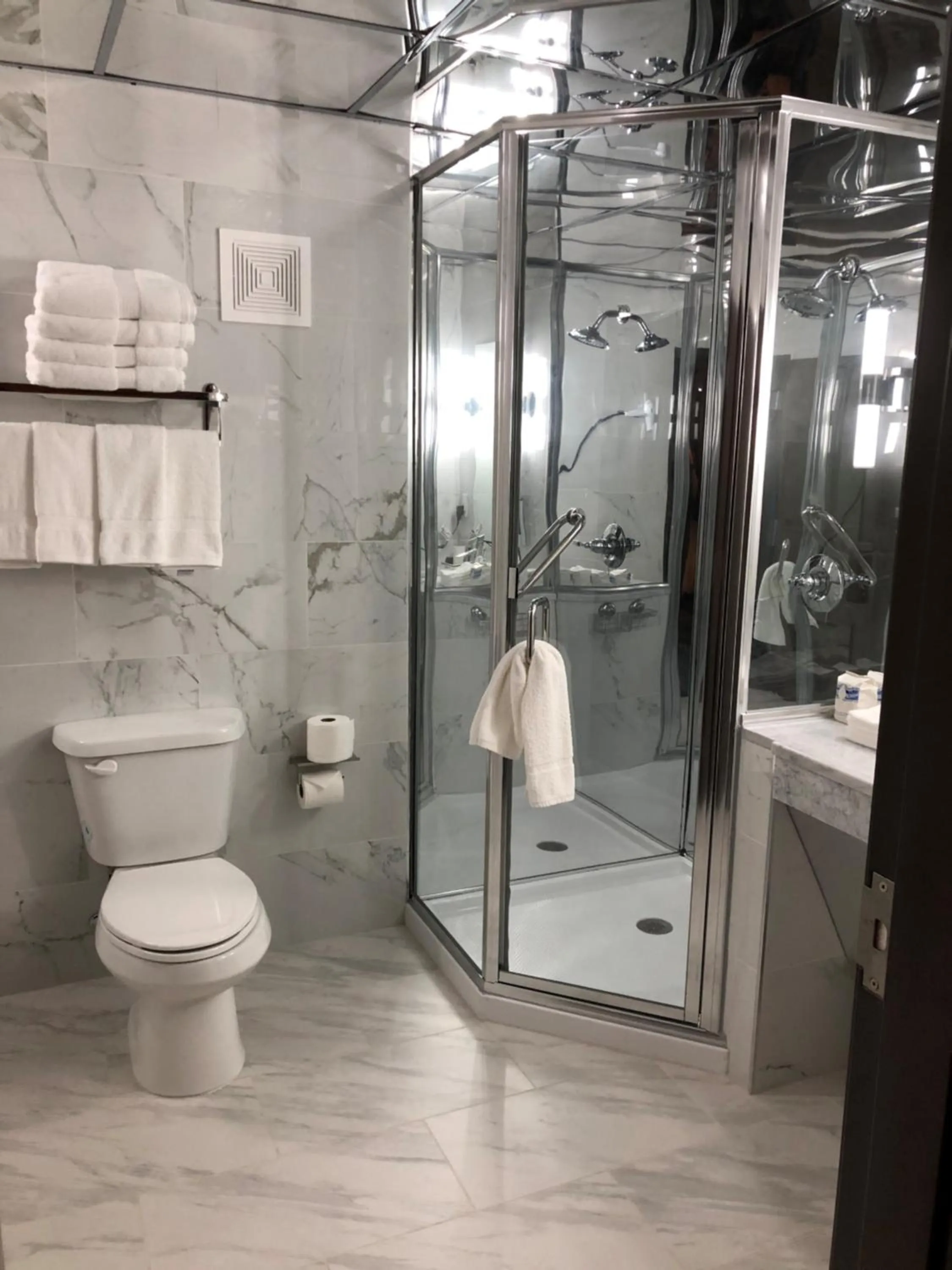 Bathroom in Wangshi China Palace