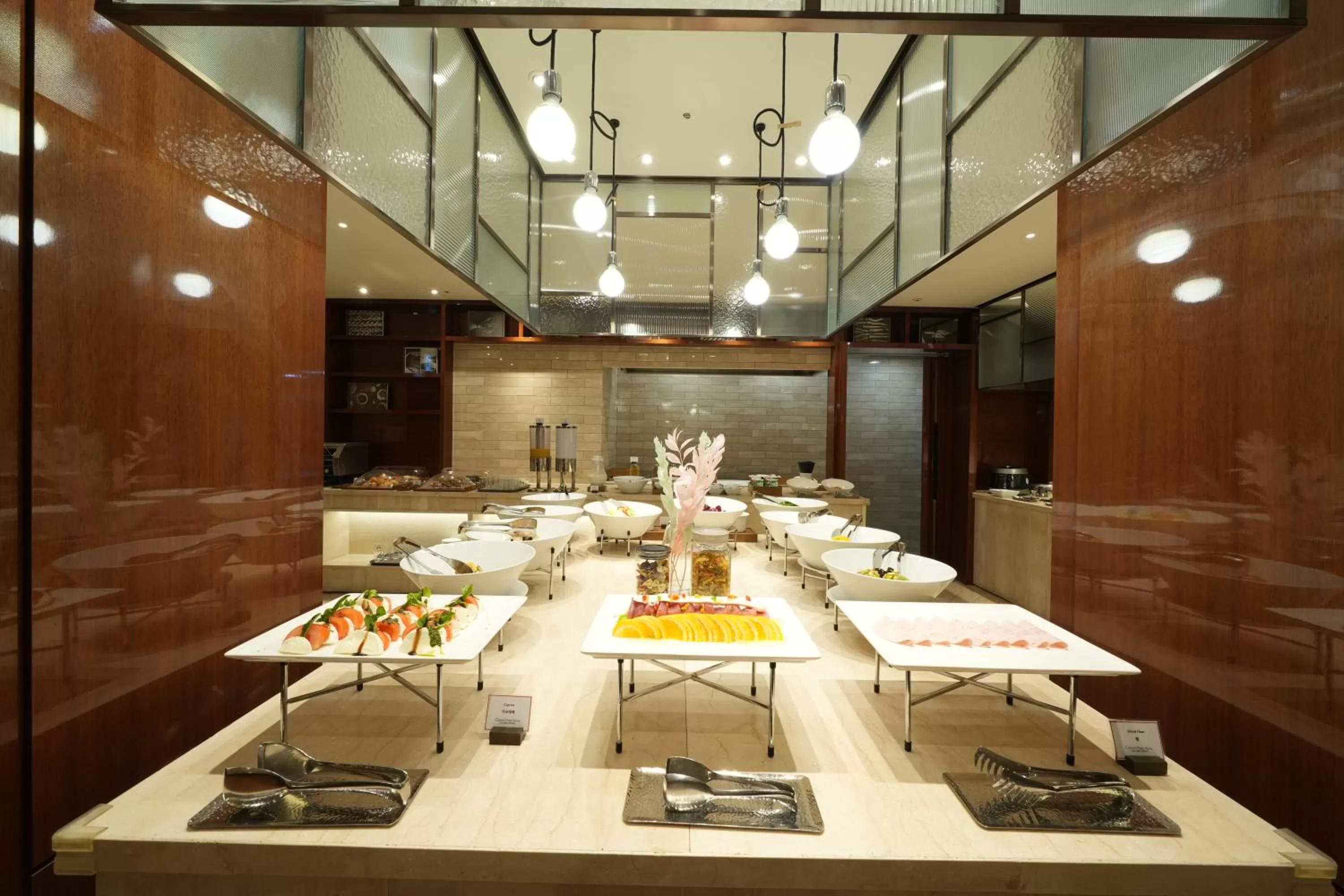 Restaurant/places to eat in Crown Park Hotel Seoul