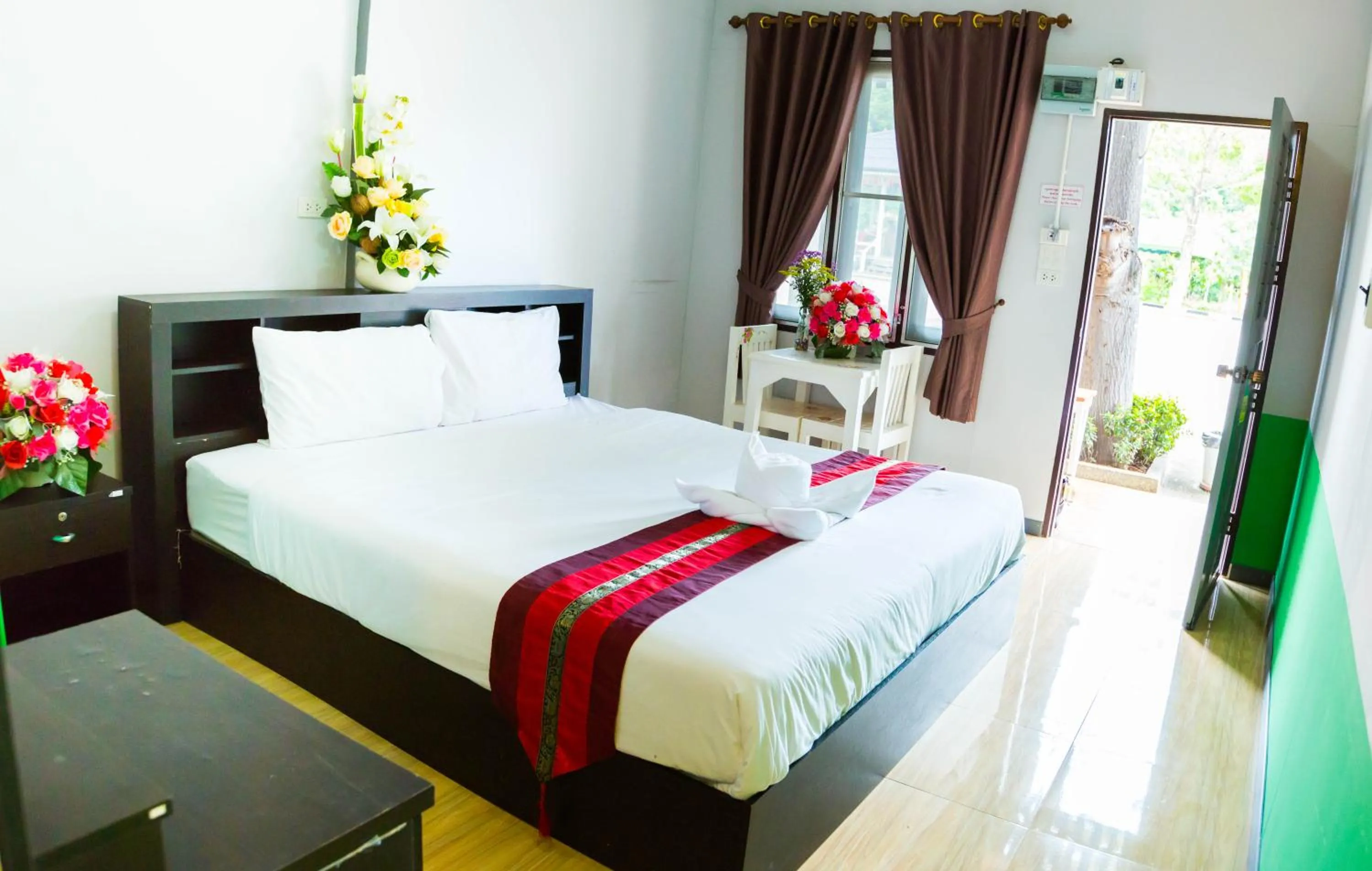 Bed, Room Photo in Prawdao Resort