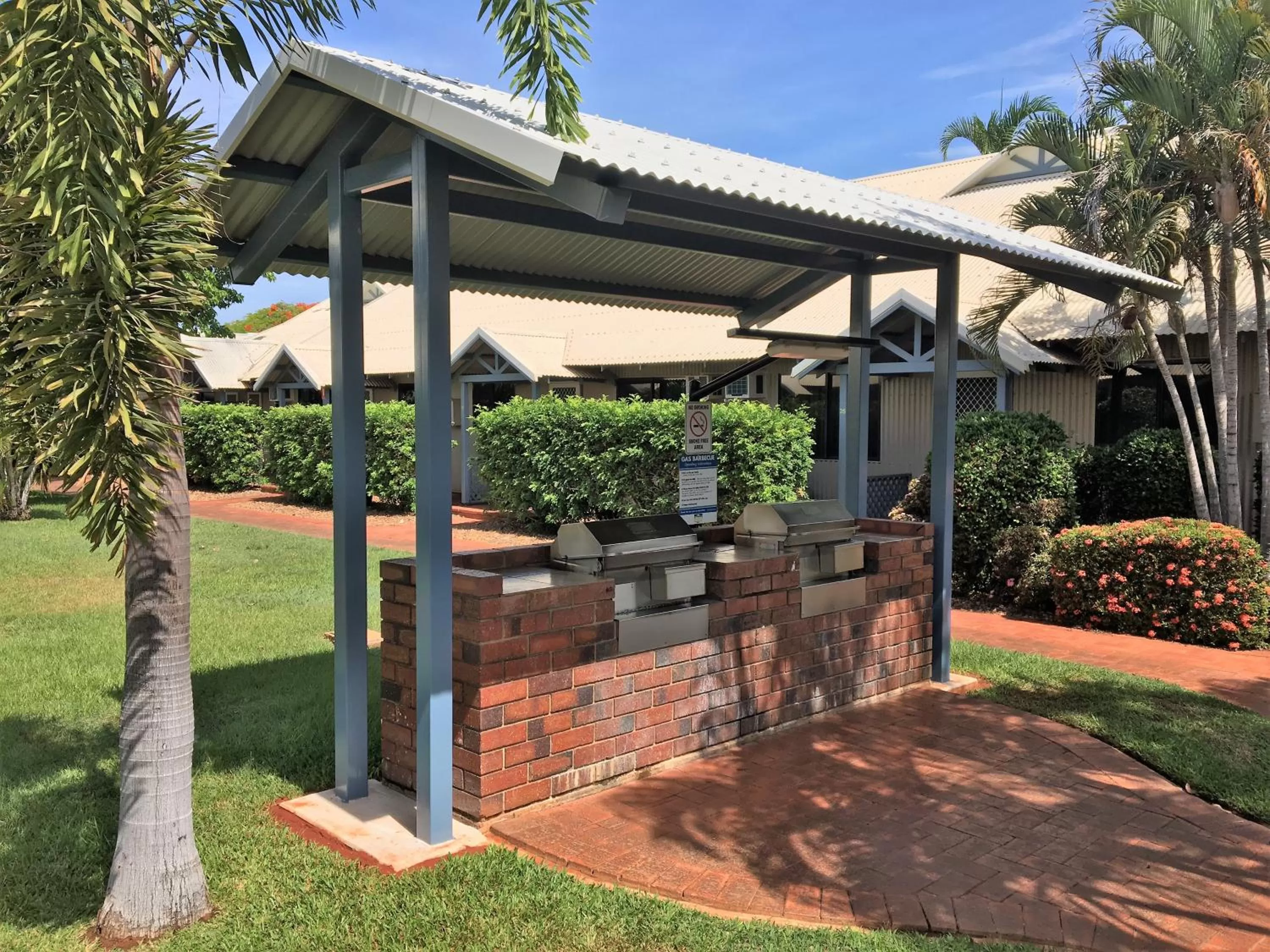 BBQ facilities in Broome Beach Resort - Cable Beach, Broome