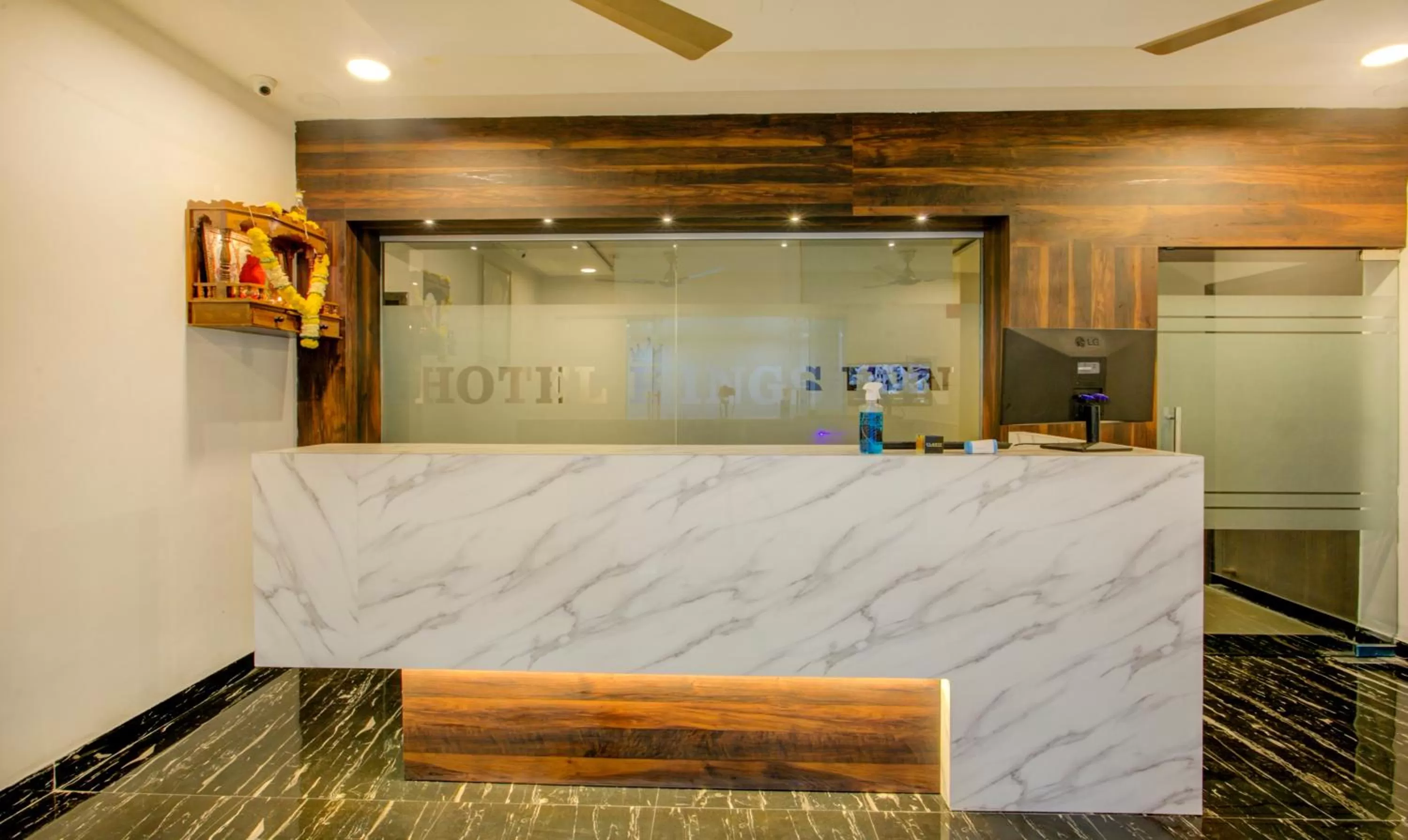 Lobby or reception in Treebo Kings Inn Vashi