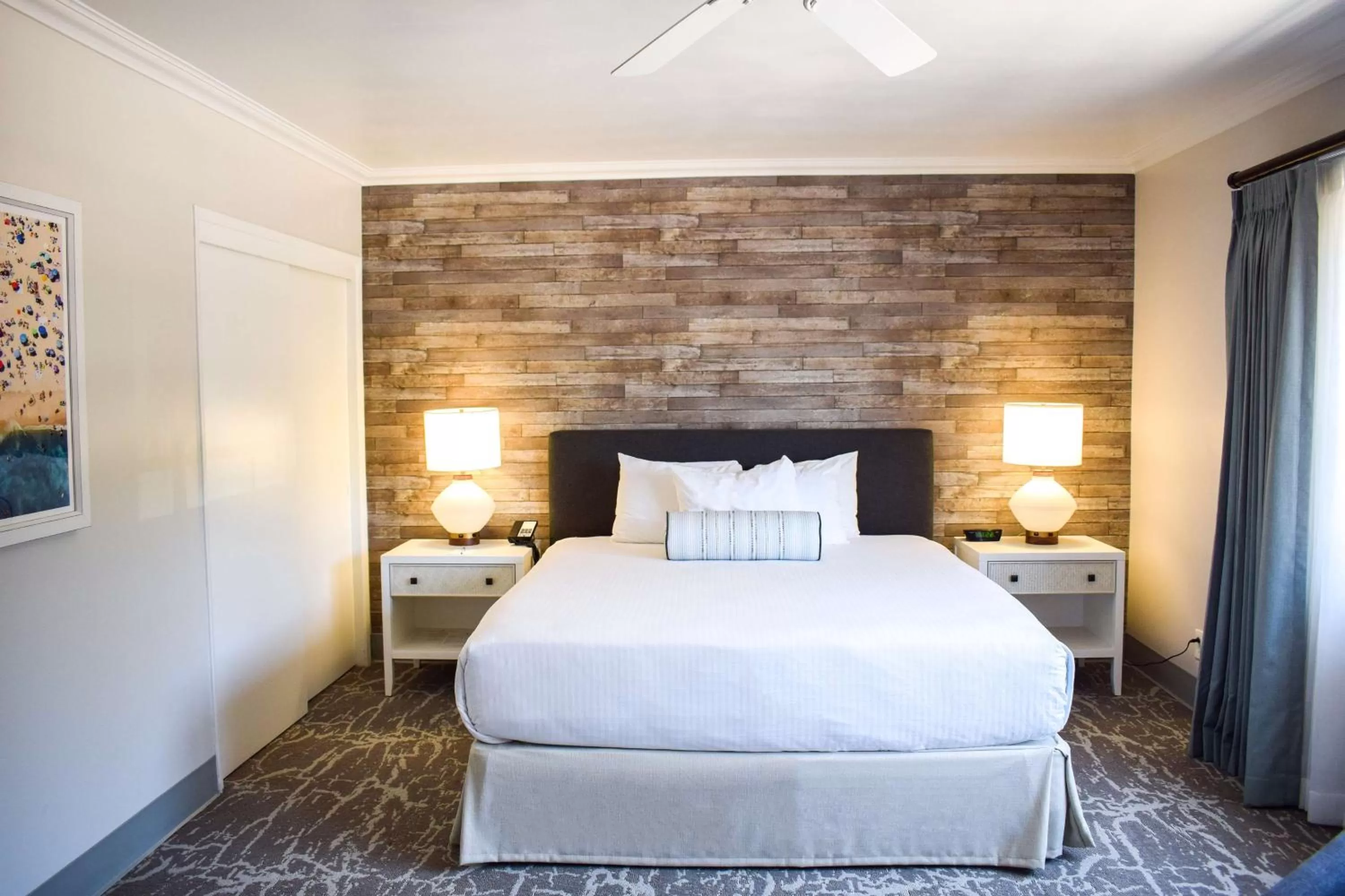 Photo of the whole room, Bed in Beachside Inn