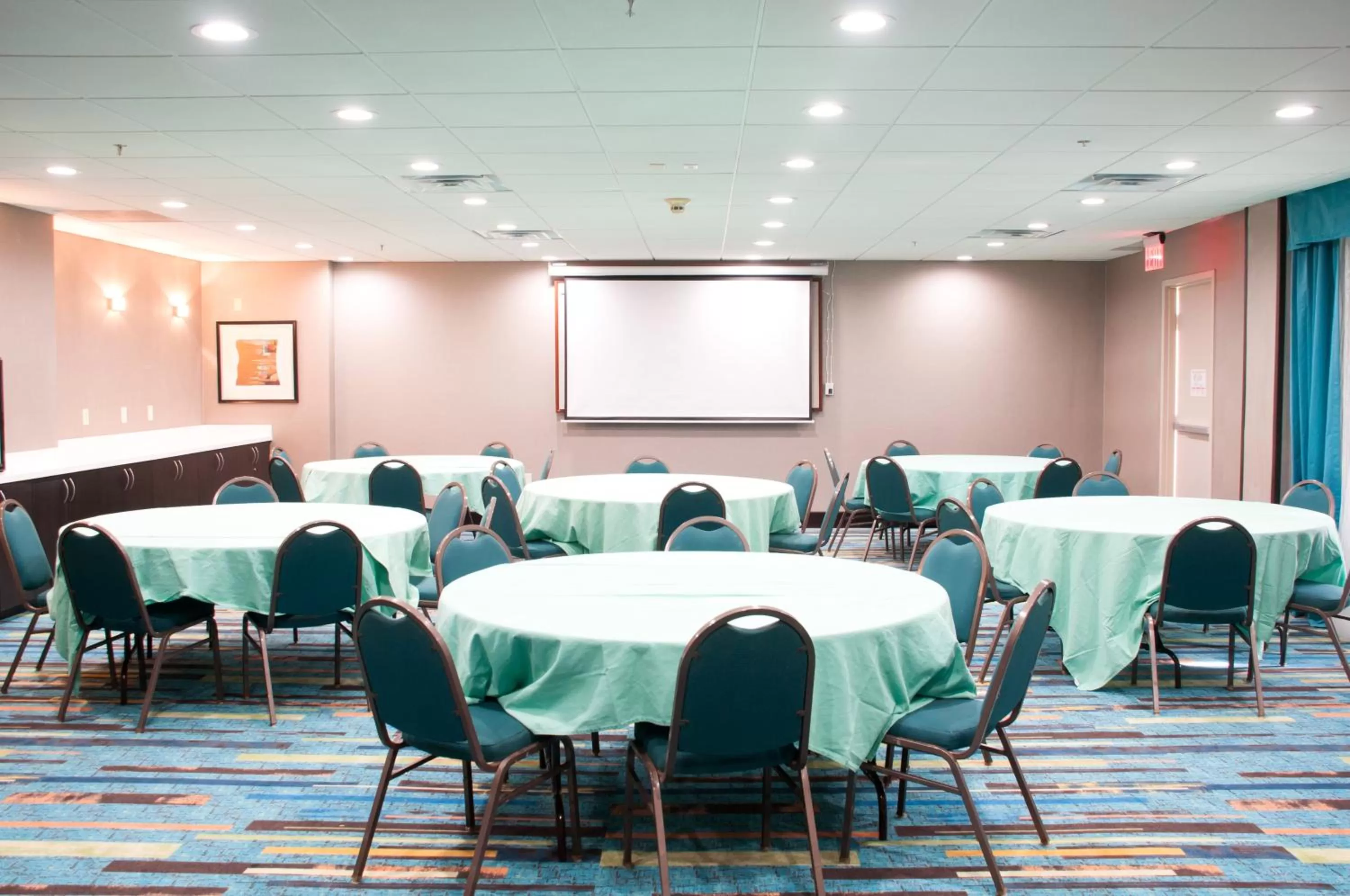 Meeting/conference room in Holiday Inn Savannah South - I-95 Gateway by IHG