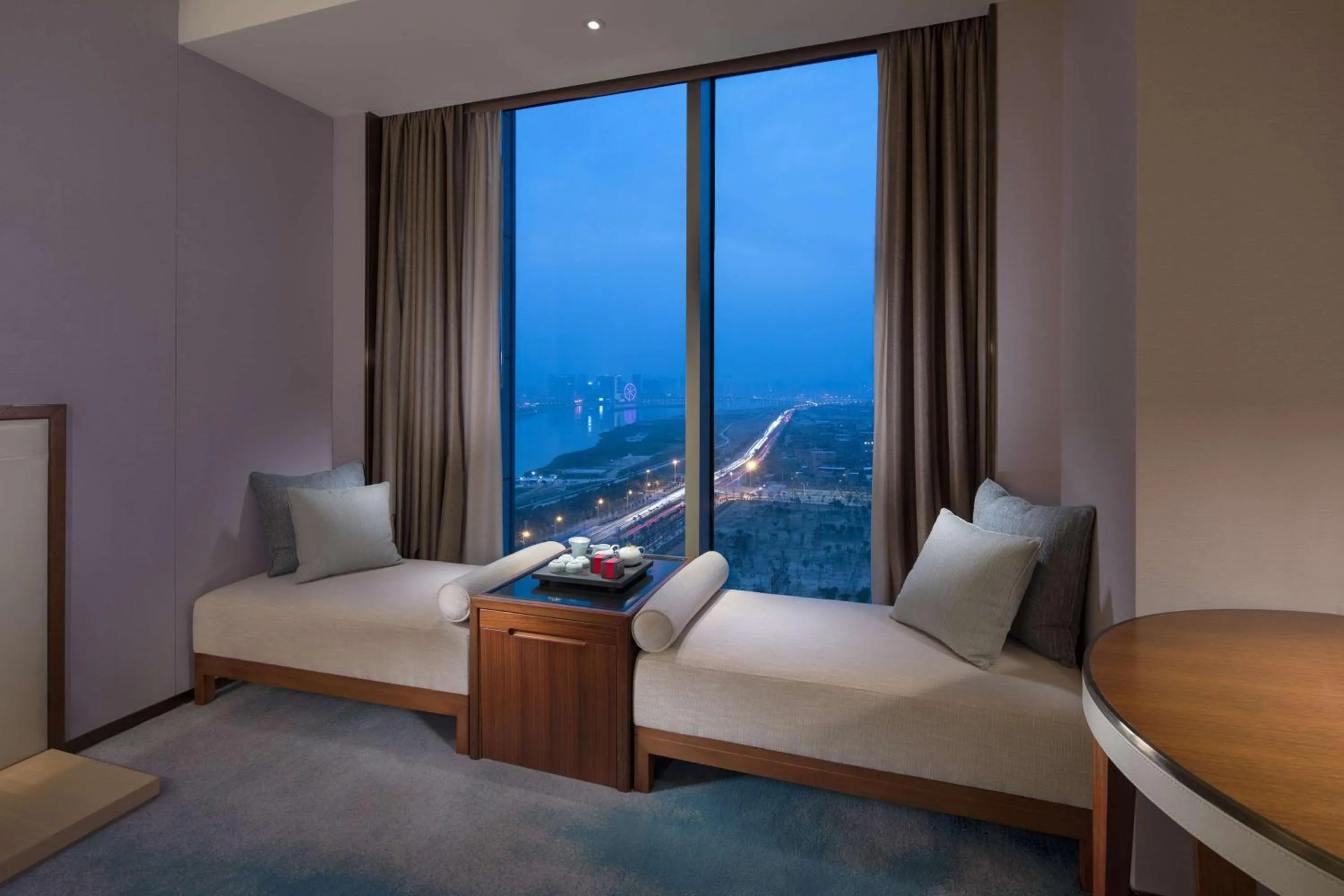 View (from property/room), Bed in Hilton Quanzhou Riverside