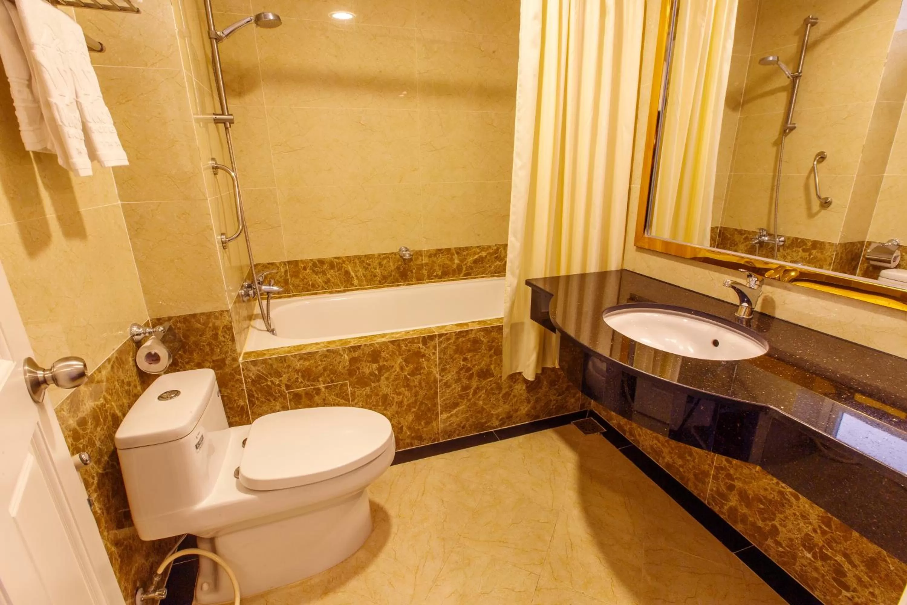 Bathroom in Huong Sen Hotel