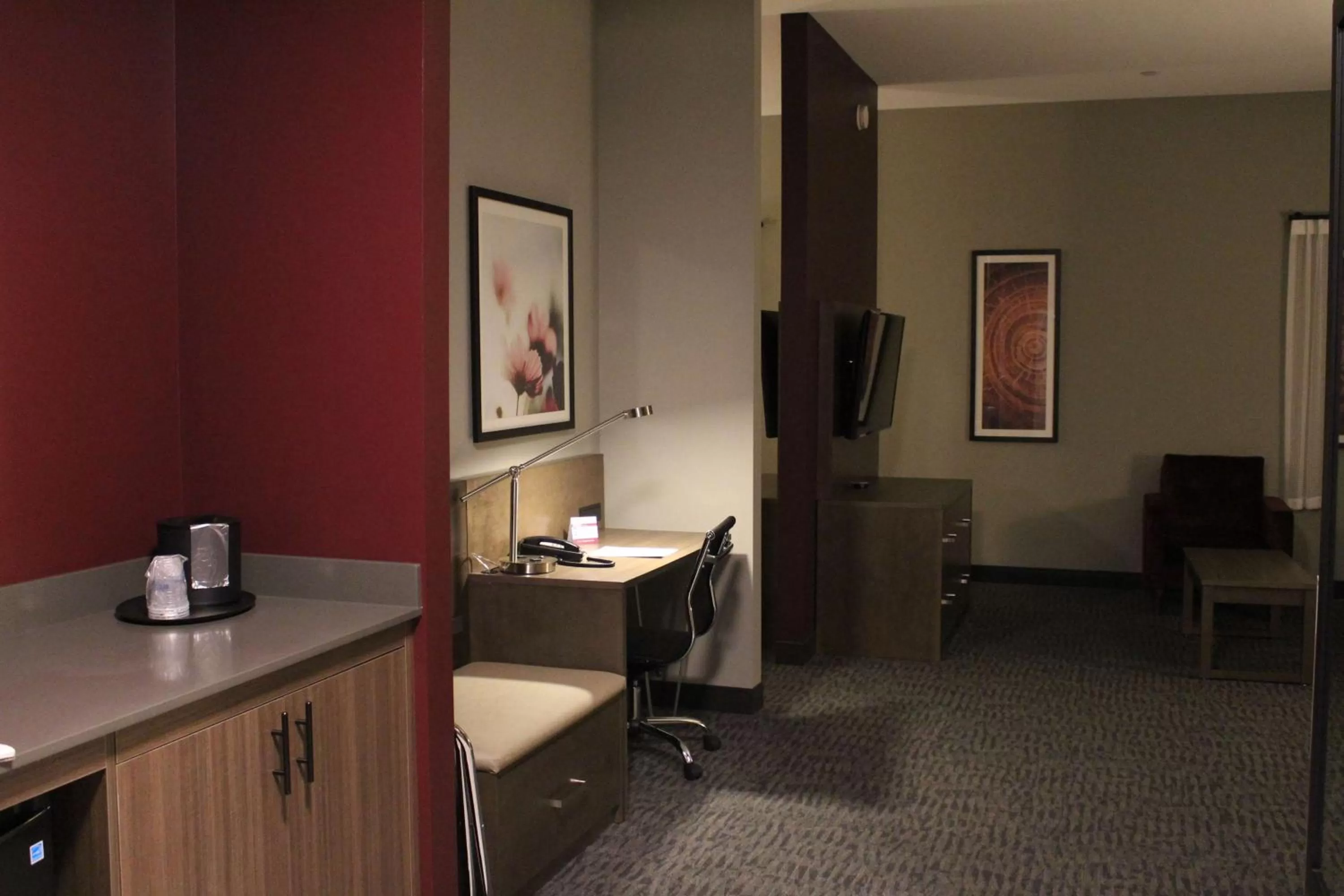 King Suite with Spa Bath in Best Western Plus Dauphin