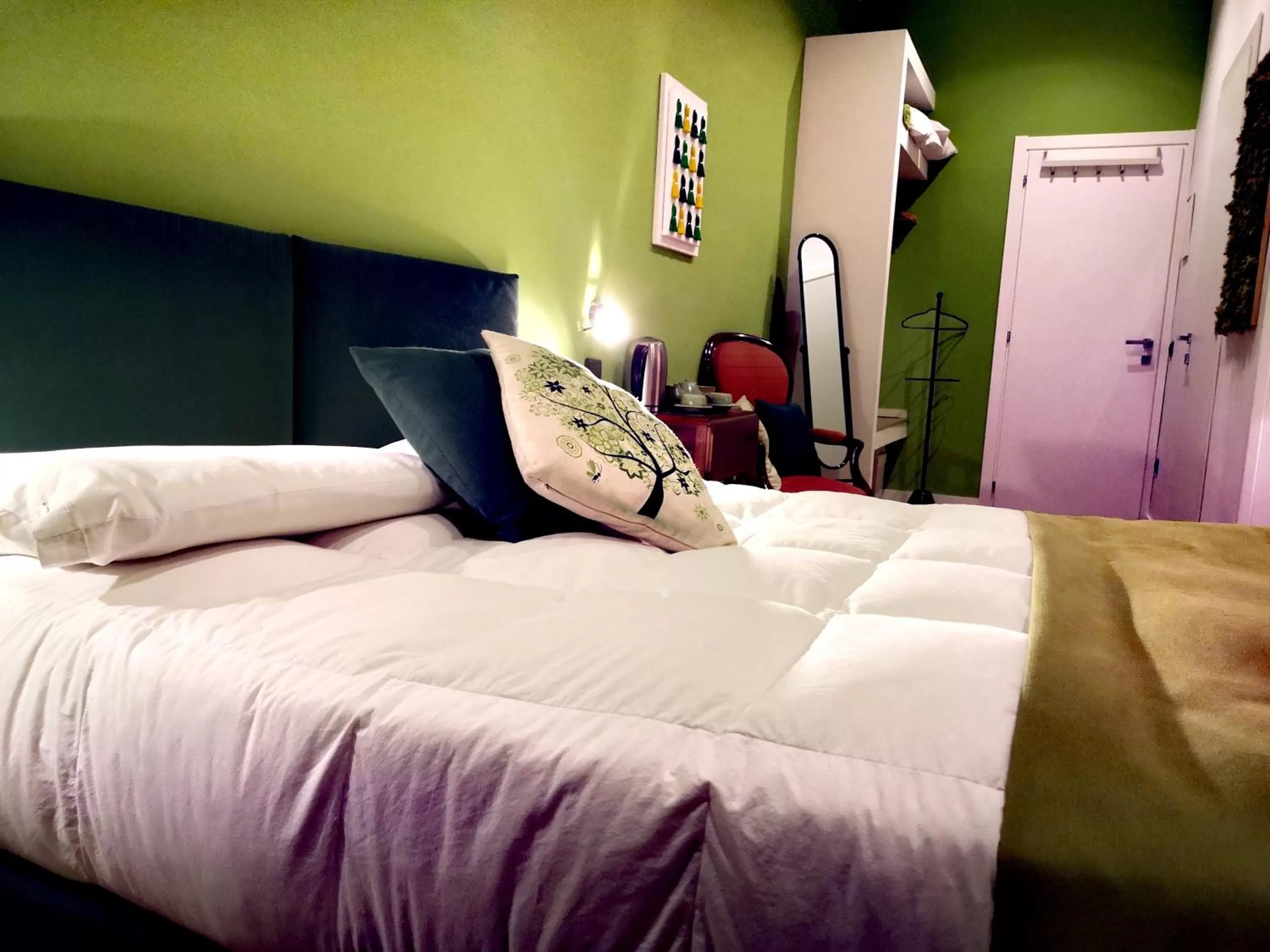 Photo of the whole room, Bed in Grande Archivio Napoli 22