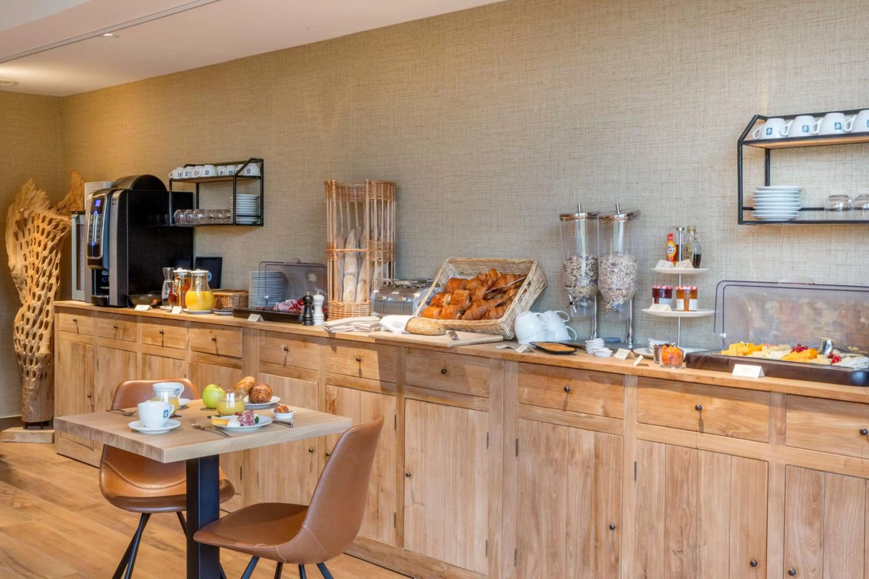 Restaurant/places to eat in Best Western L'Aquarium Arras Nord