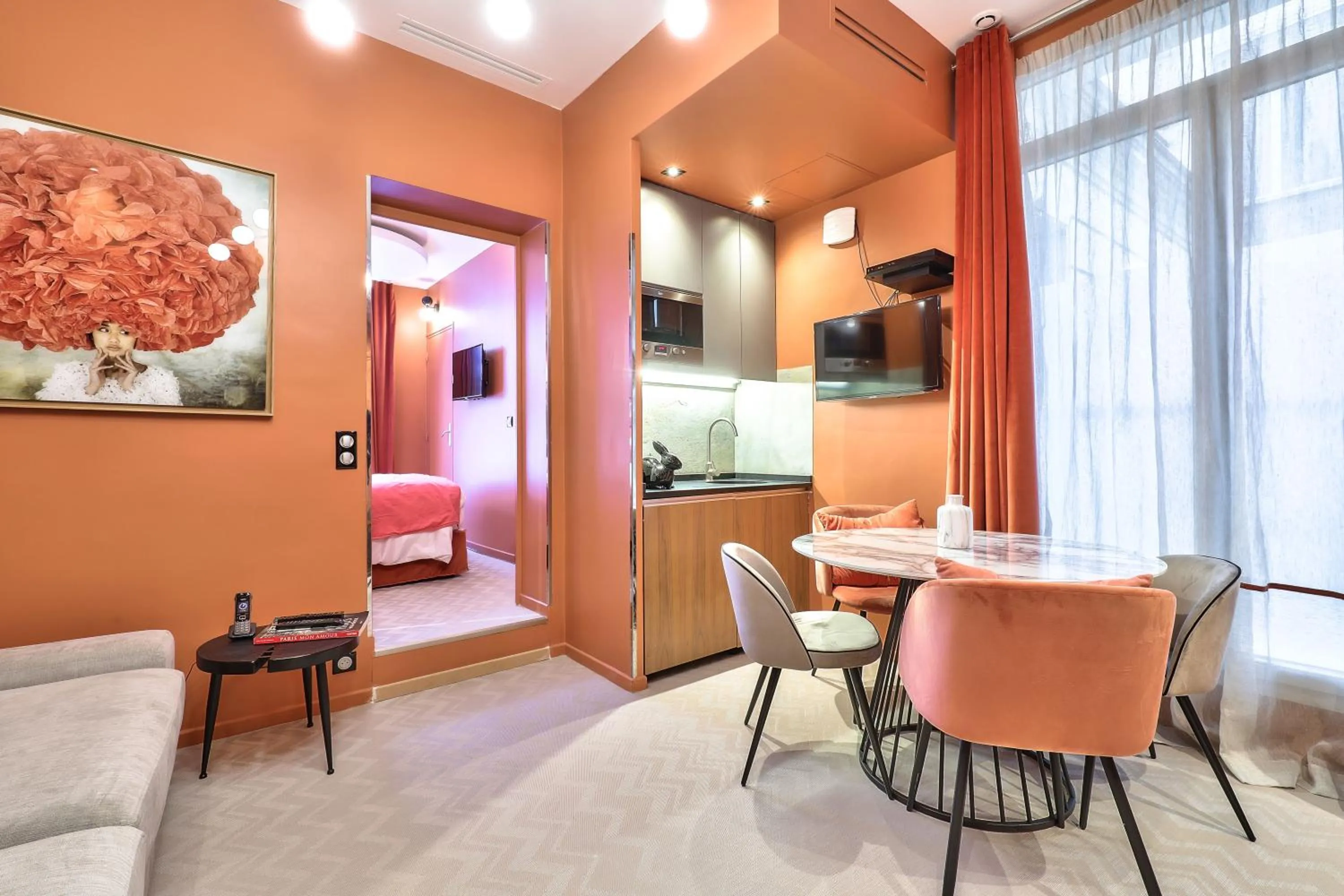 Living room in Hotel 33 Marbeuf