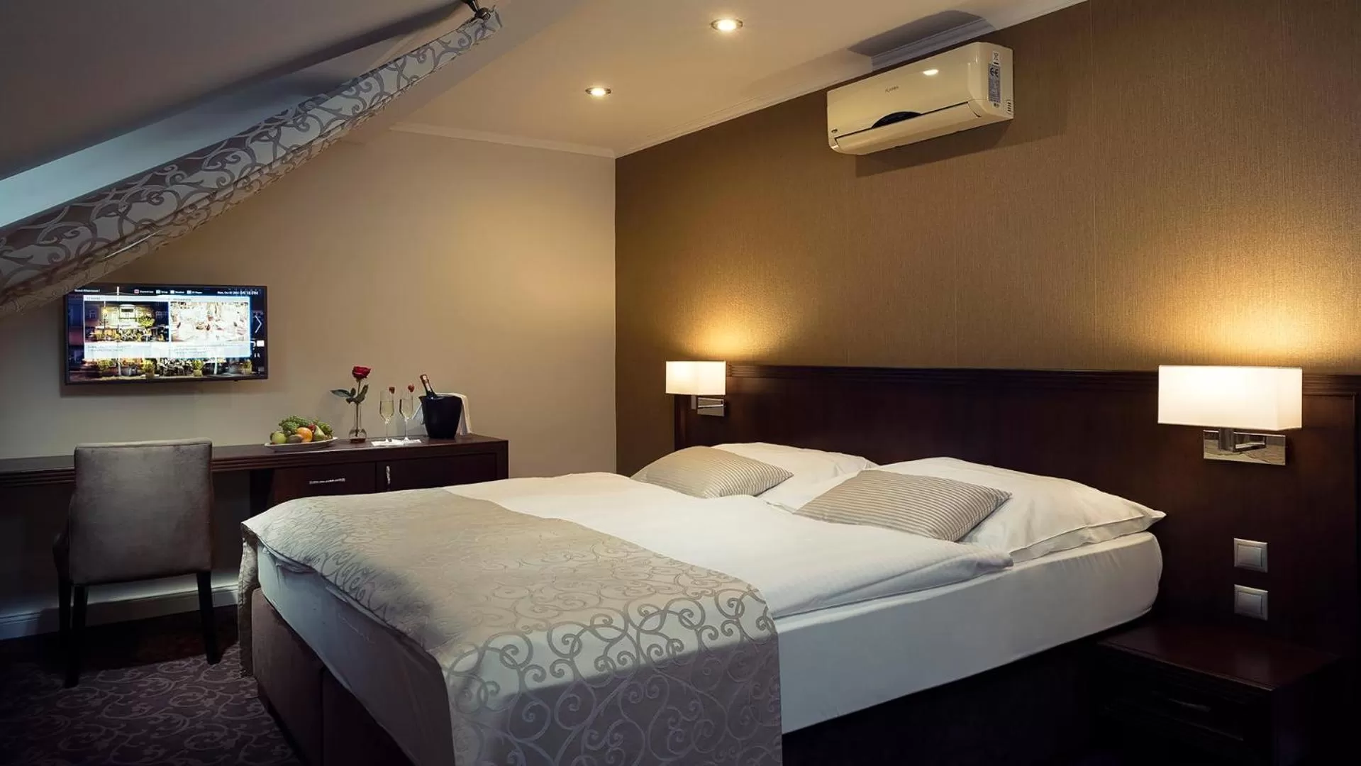 Bed in Hotel Ambassador