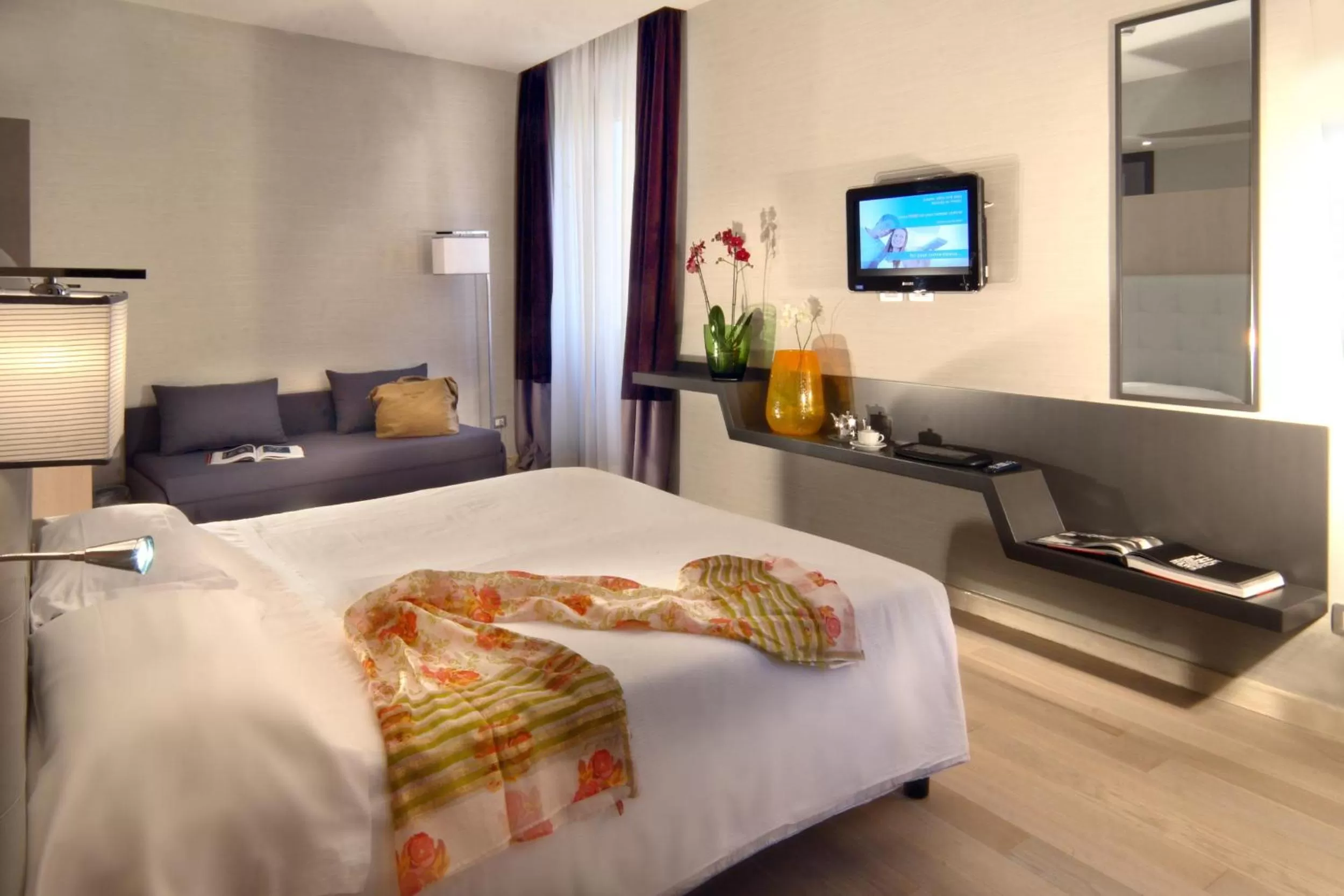 Photo of the whole room in Hotel Adriano