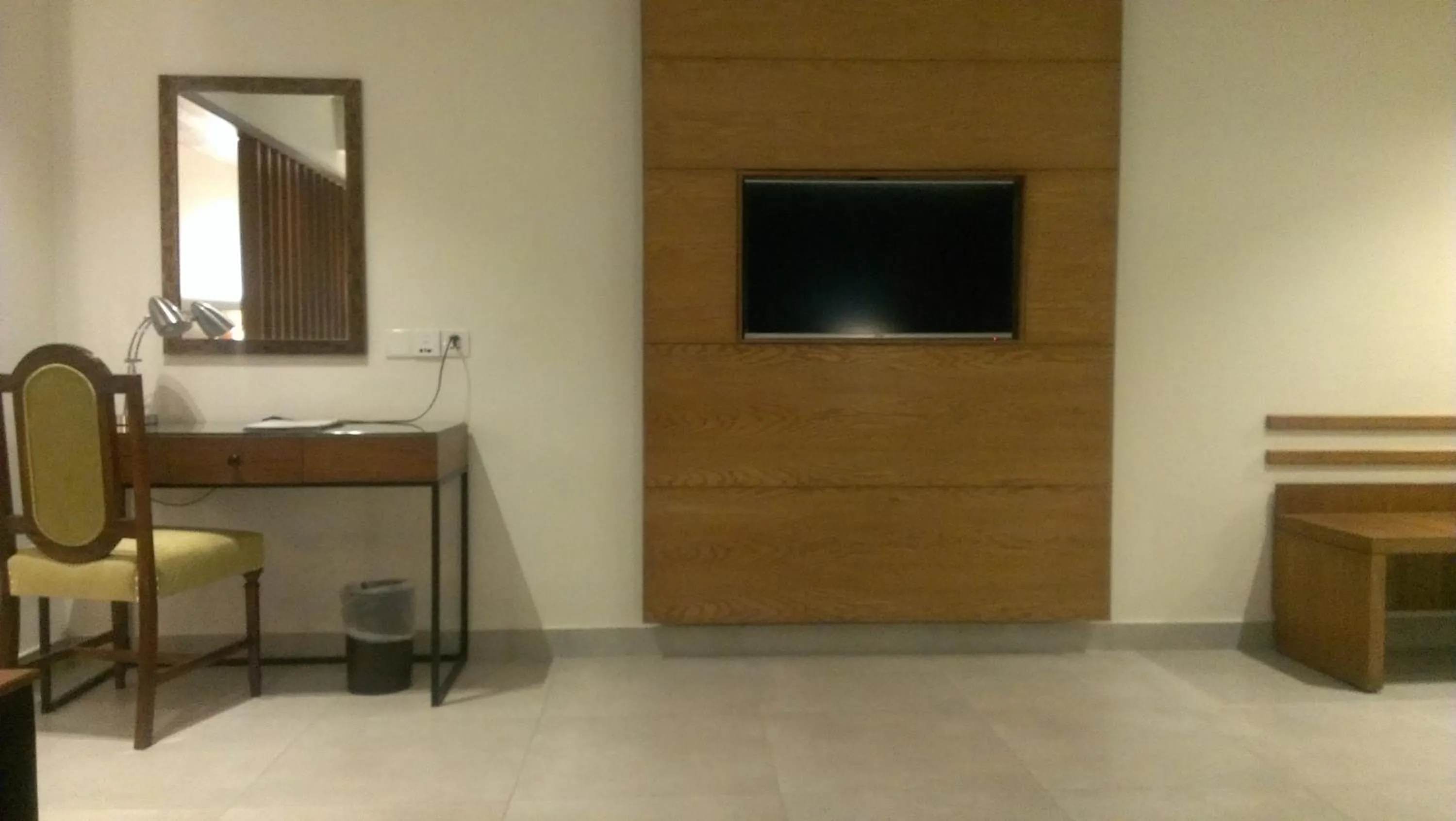 Regent Plaza Hotel & Convention Center