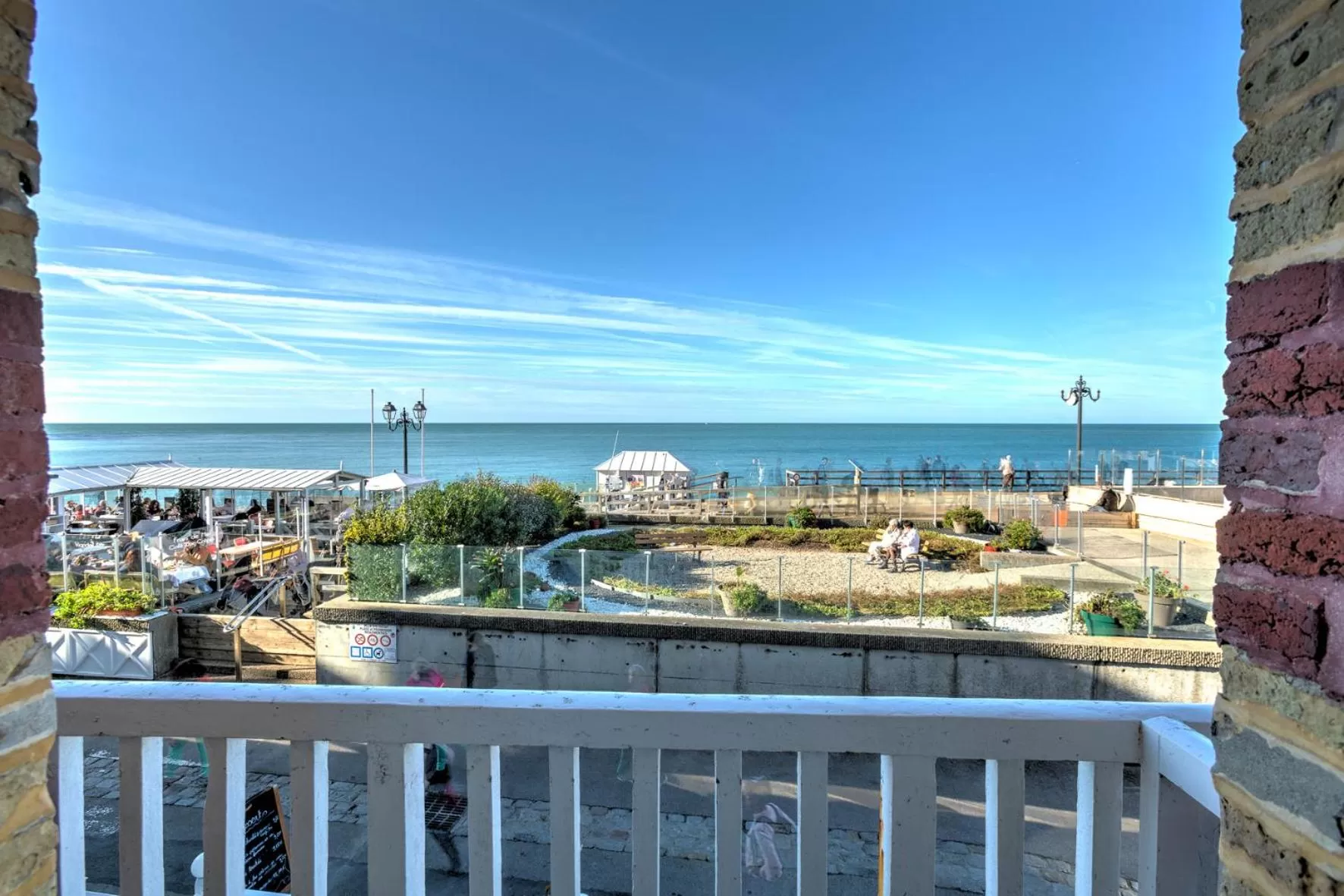 Sea view in Hotel Le Rayon Vert