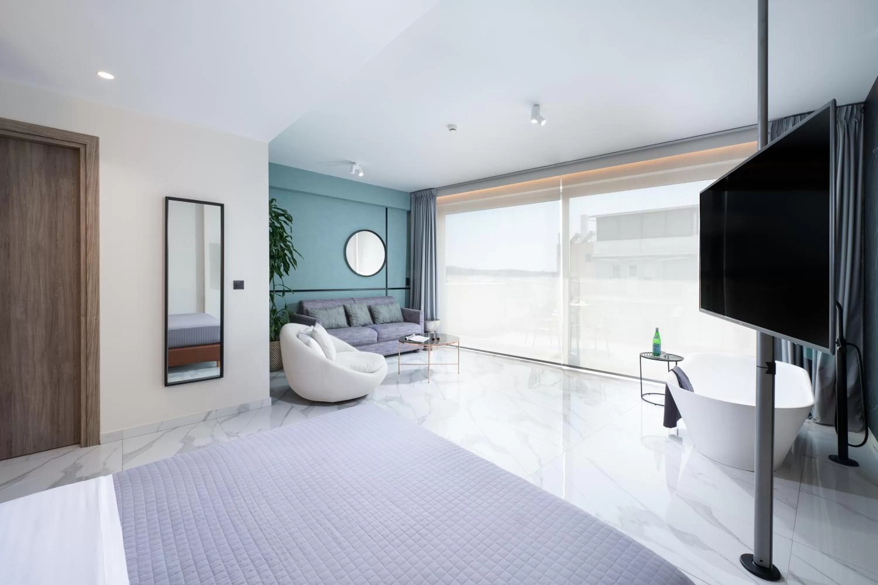 Photo of the whole room, Bed in Enattica Suites