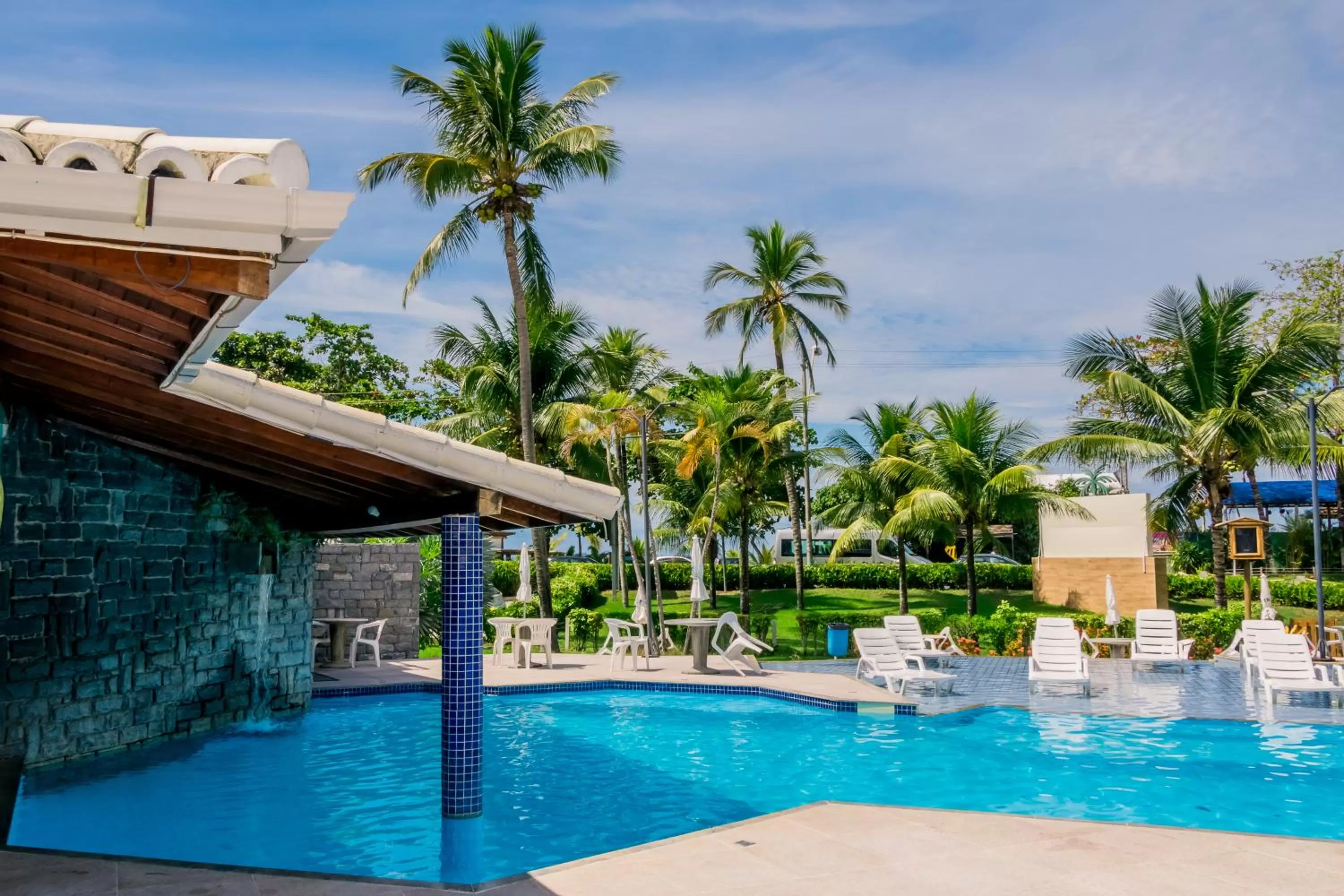 Swimming pool in Bosque do Porto Praia Hotel
