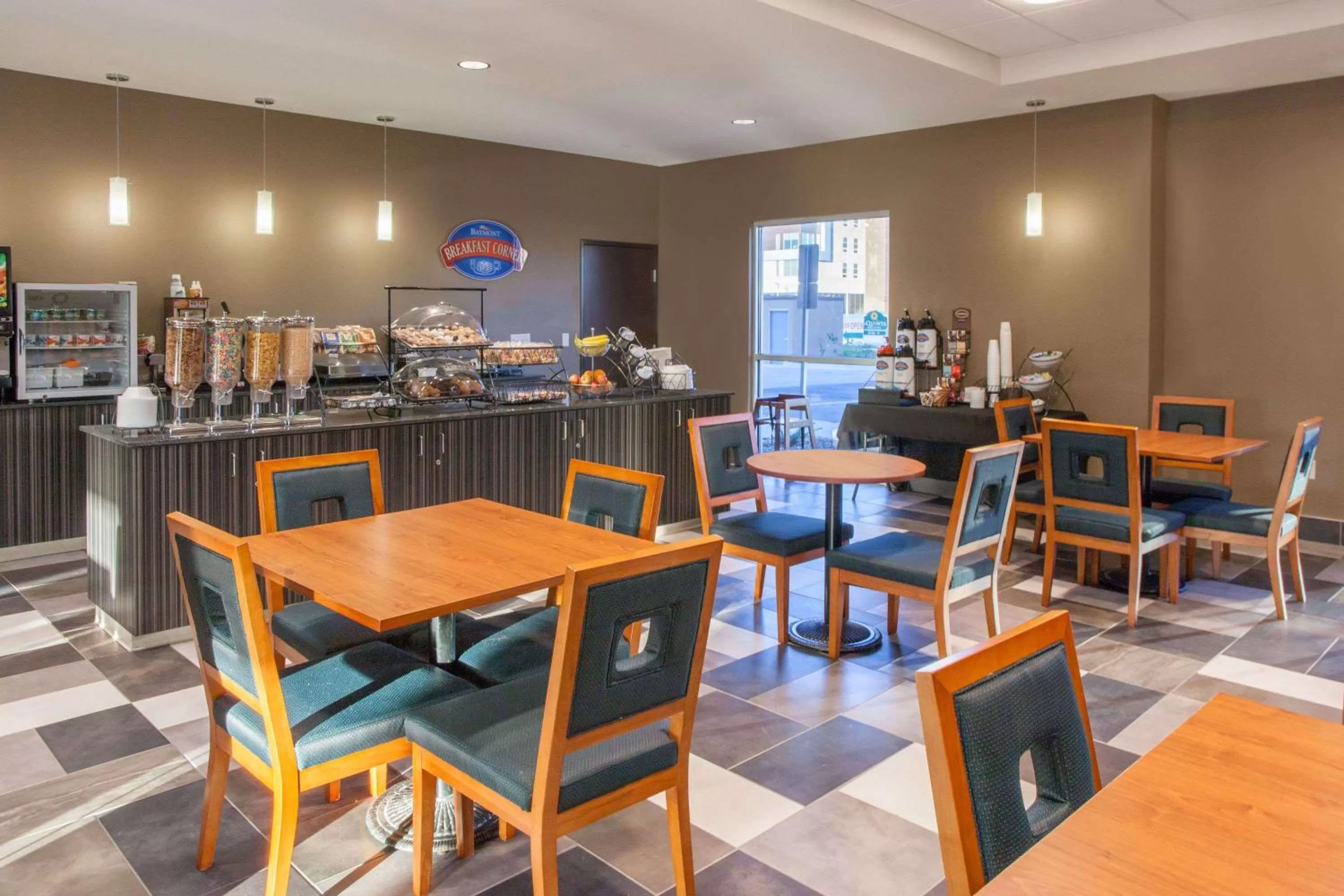 Restaurant/places to eat in Baymont by Wyndham Grand Forks