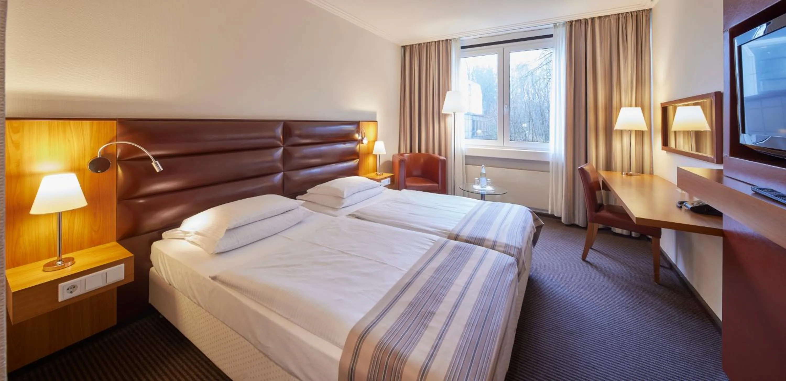 Photo of the whole room, Bed in Hotel Bredeney