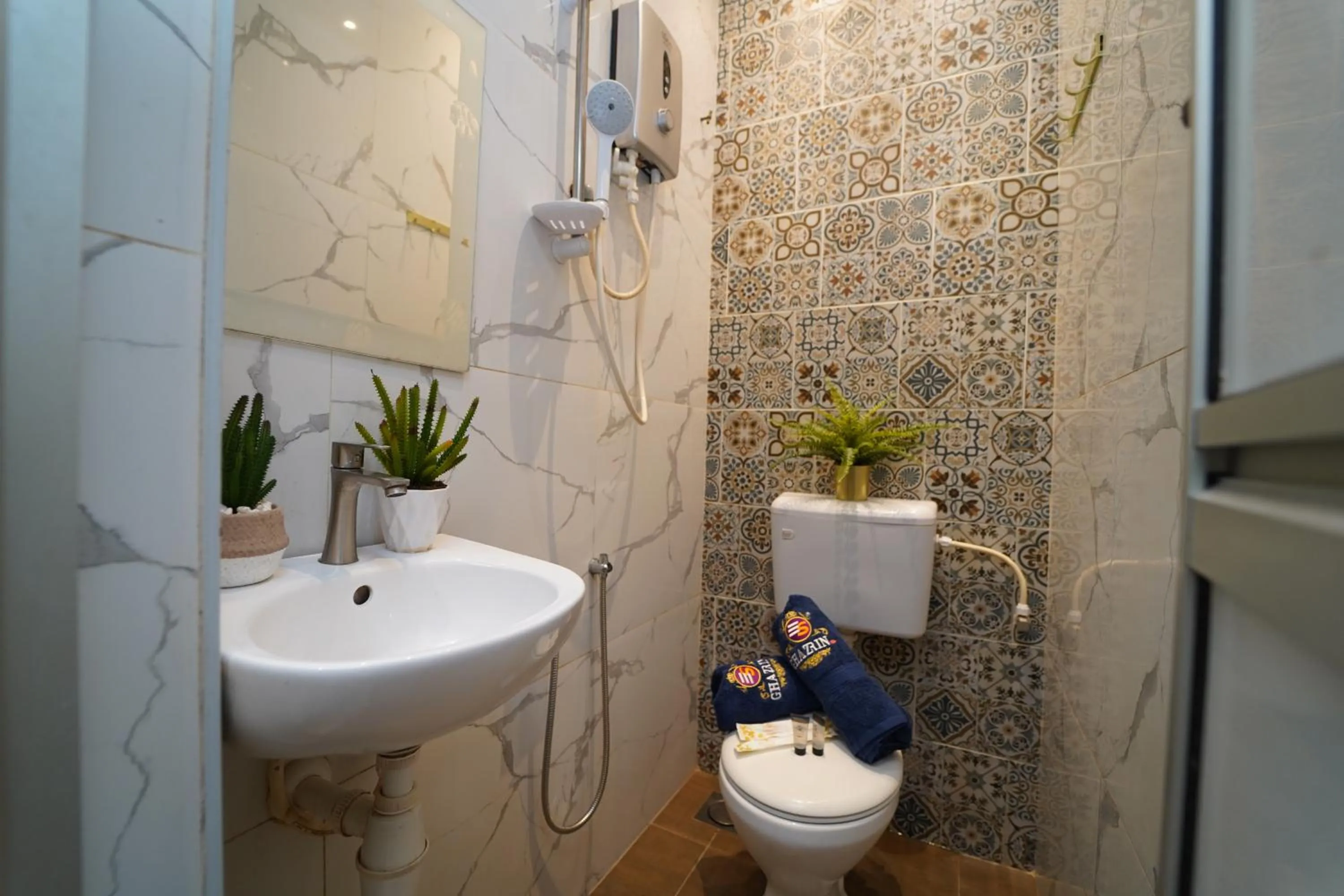 Ghazrin's Classic Hotel JB