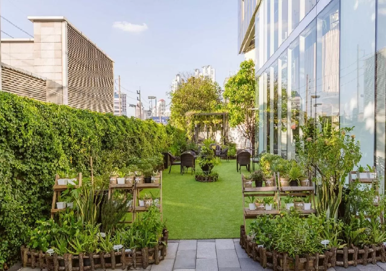 Garden in Modena by Fraser Bangkok