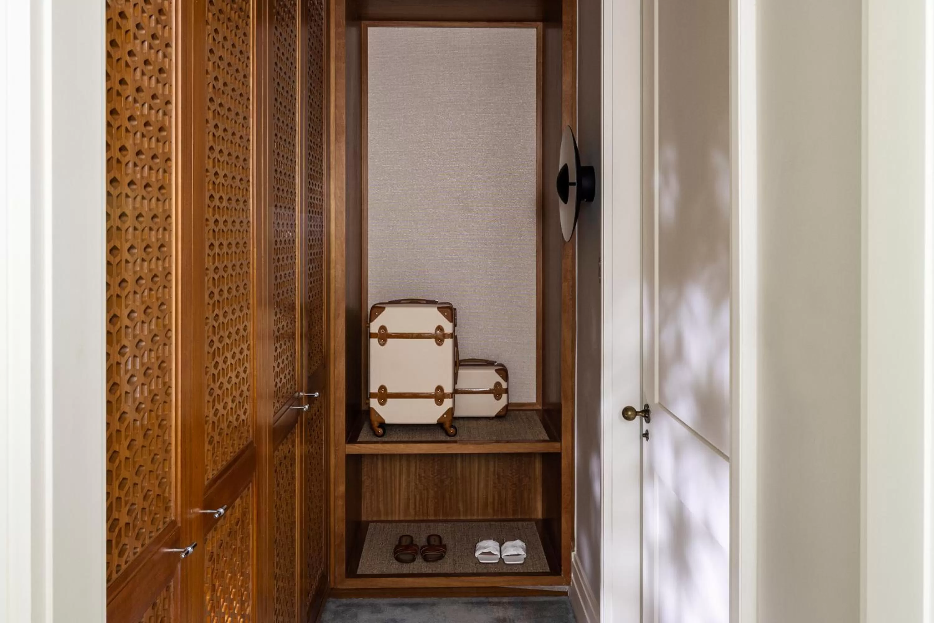 wardrobe in Four Seasons Resort Dubai at Jumeirah Beach