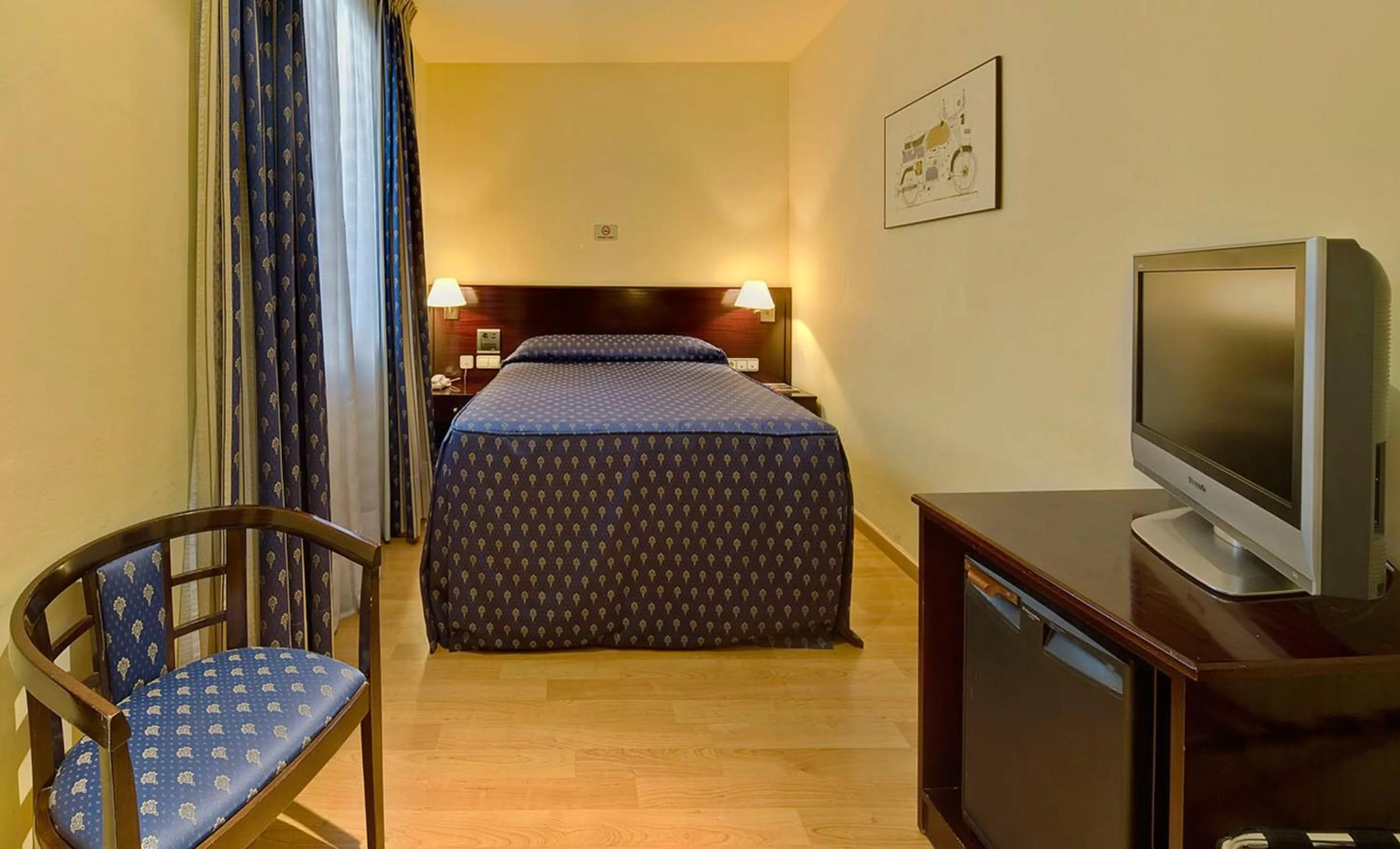 Photo of the whole room in Atlantis by Atbcn