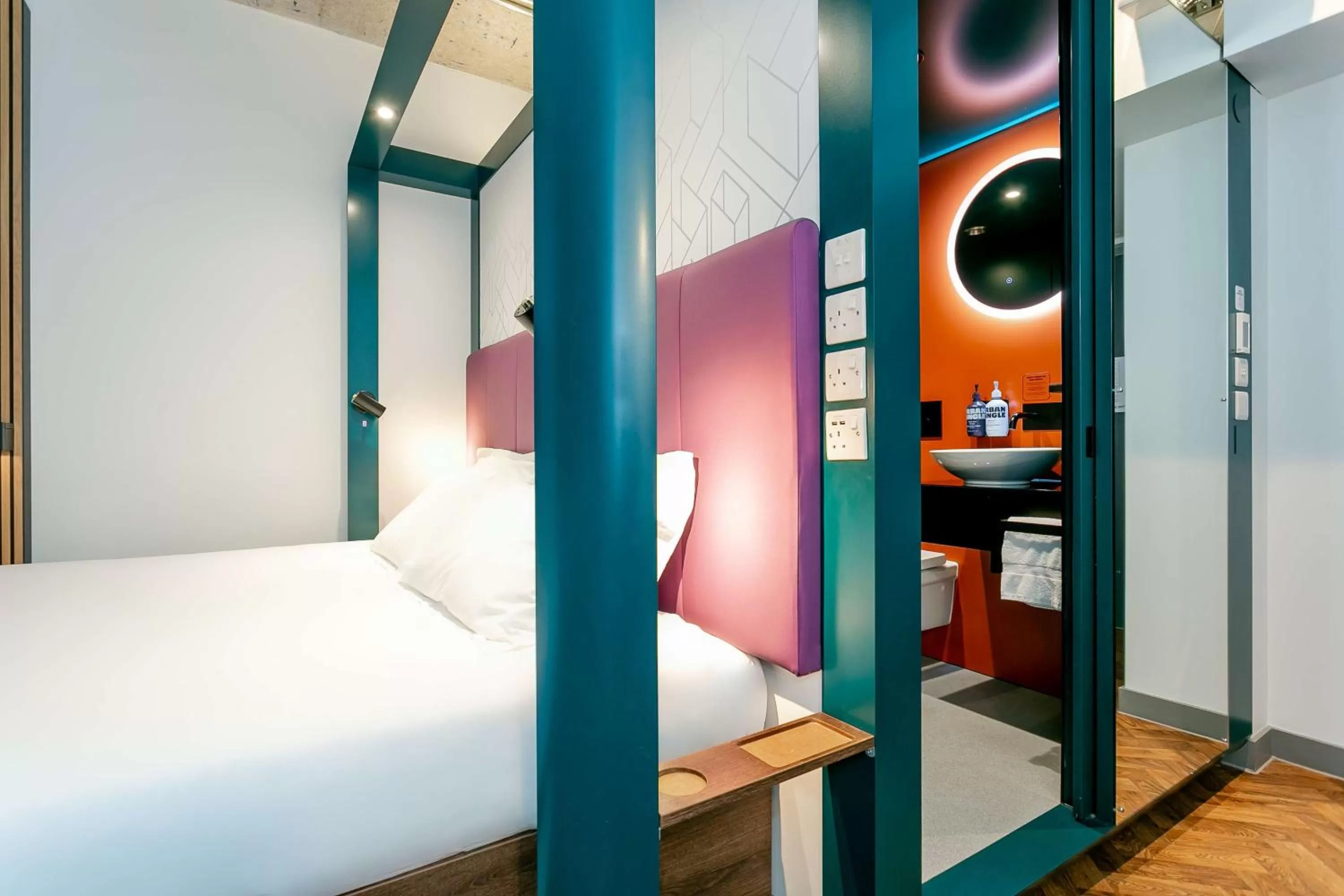 Bedroom, Bed in YOTEL Manchester Deansgate