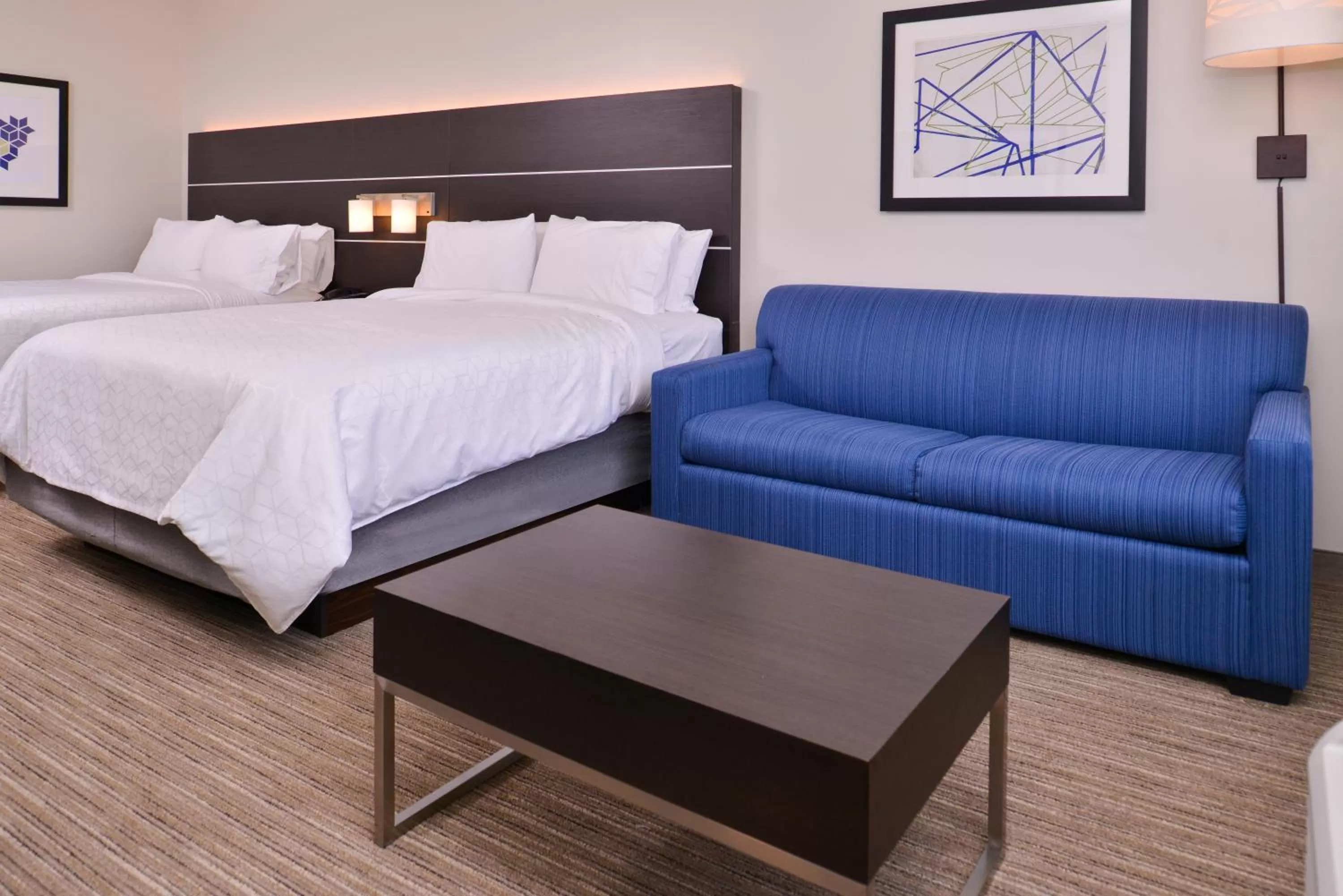 Photo of the whole room, Bed in Holiday Inn Express & Suites - Mall of America - MSP Airport by IHG