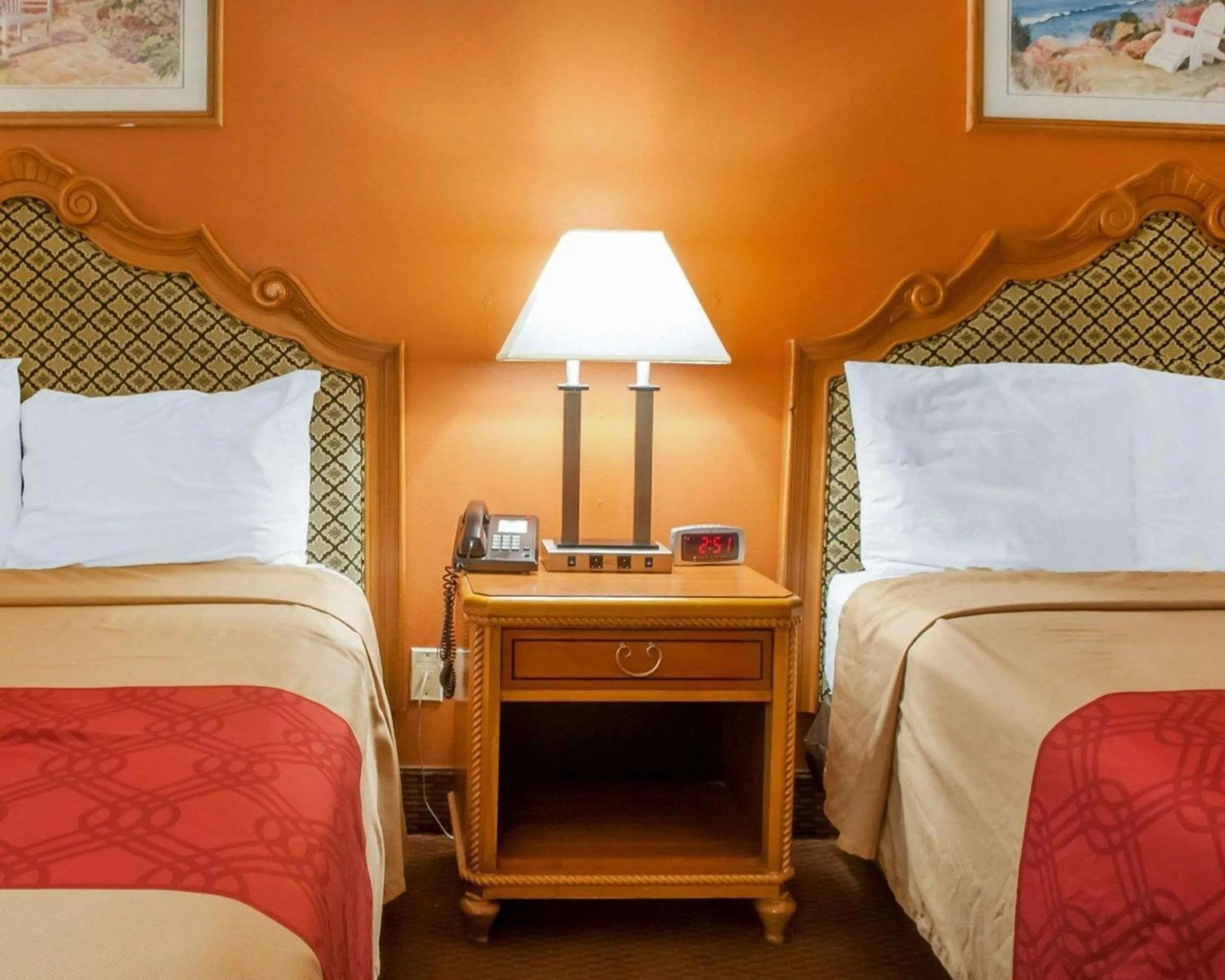 Photo of the whole room in Econo Lodge Hobbs