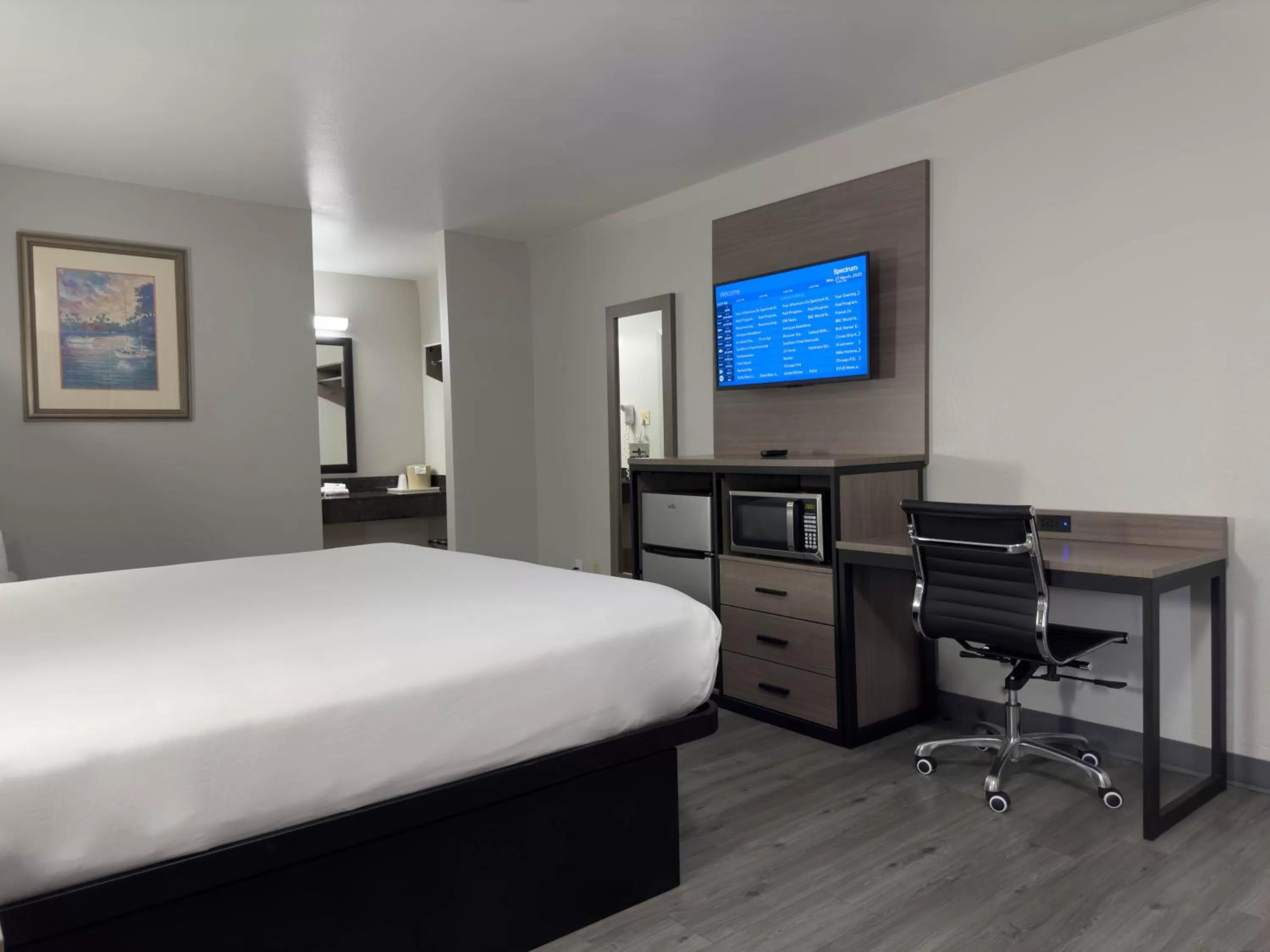 TV and multimedia, Bed in Americas Best Value Inn Austin
