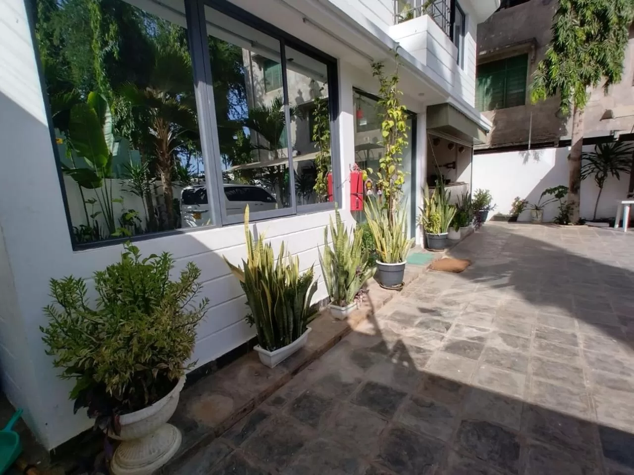 Property building in 6 Park Retreat