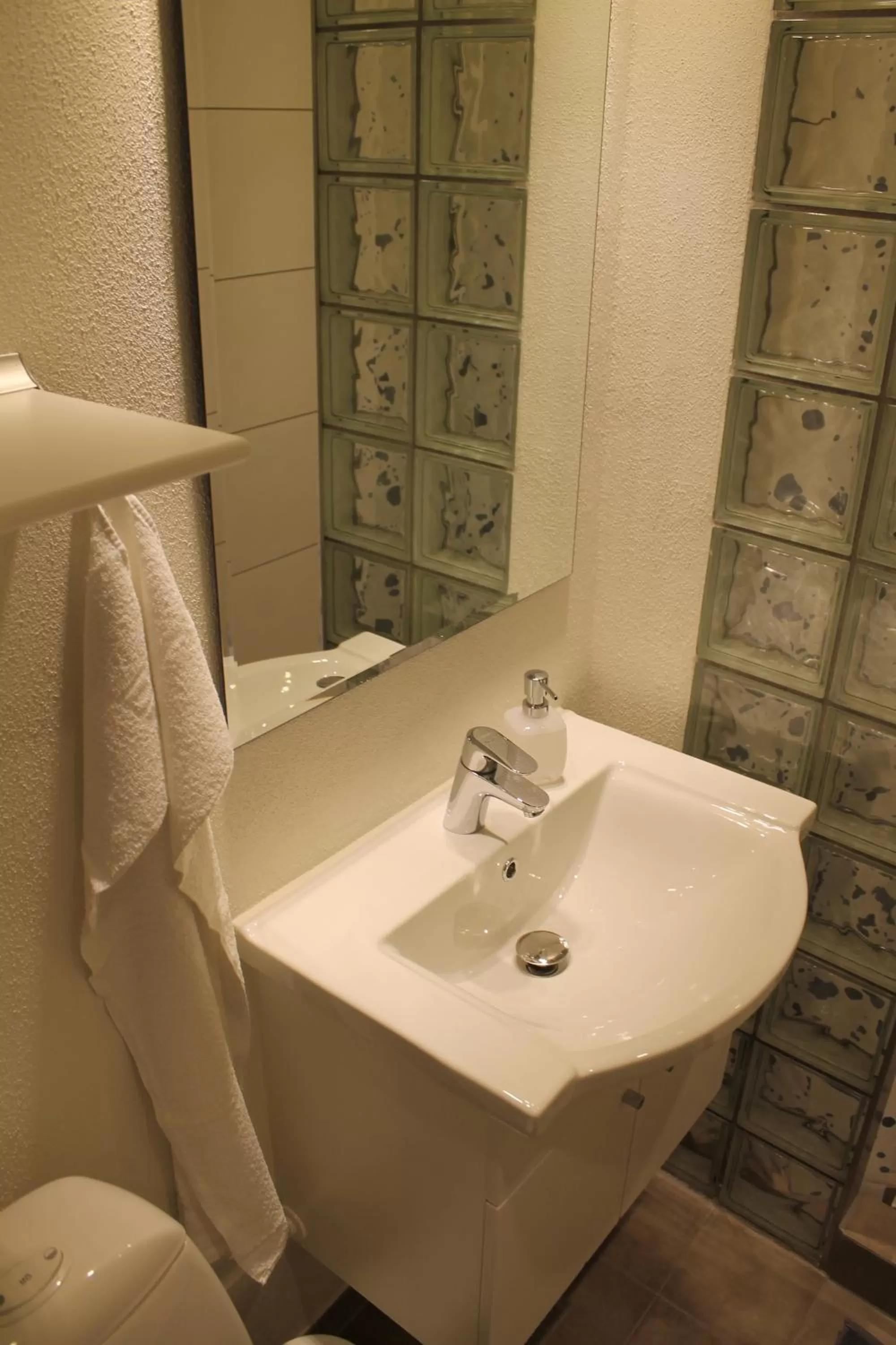 Bathroom in Amalie Bed and Breakfast & Apartments