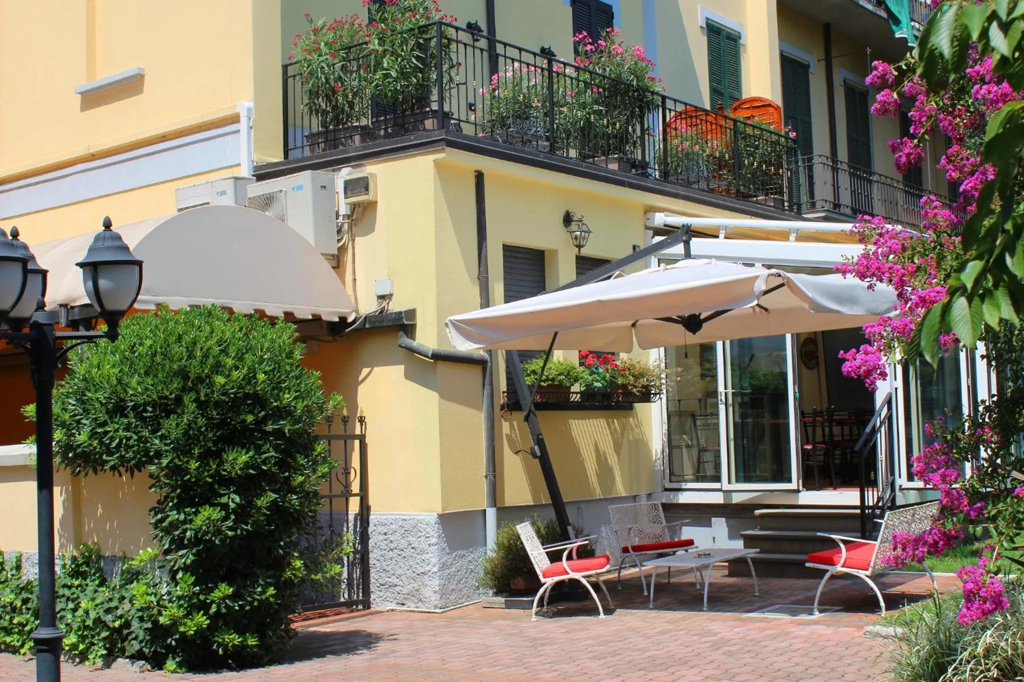Patio in Hotel Charly