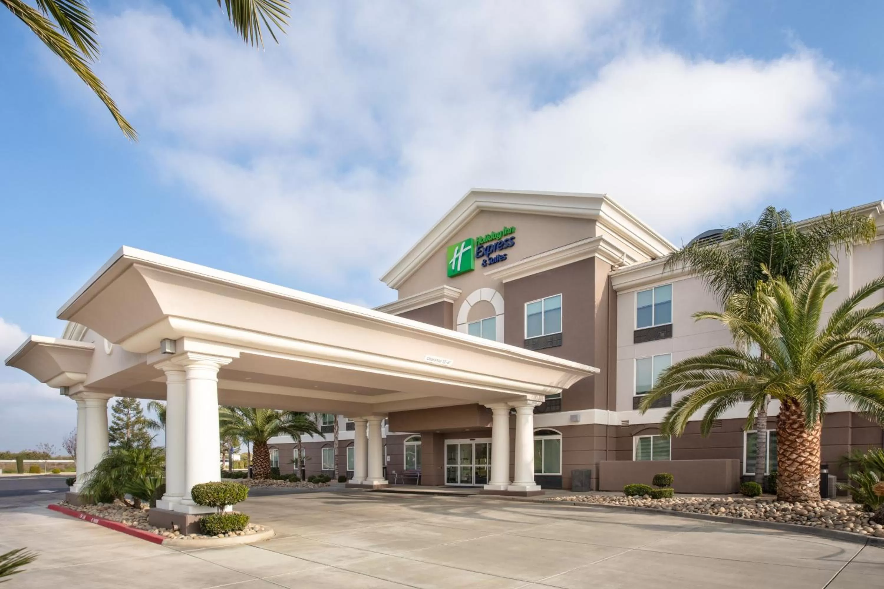 Property building in Holiday Inn Express & Suites Yosemite Park Area by IHG